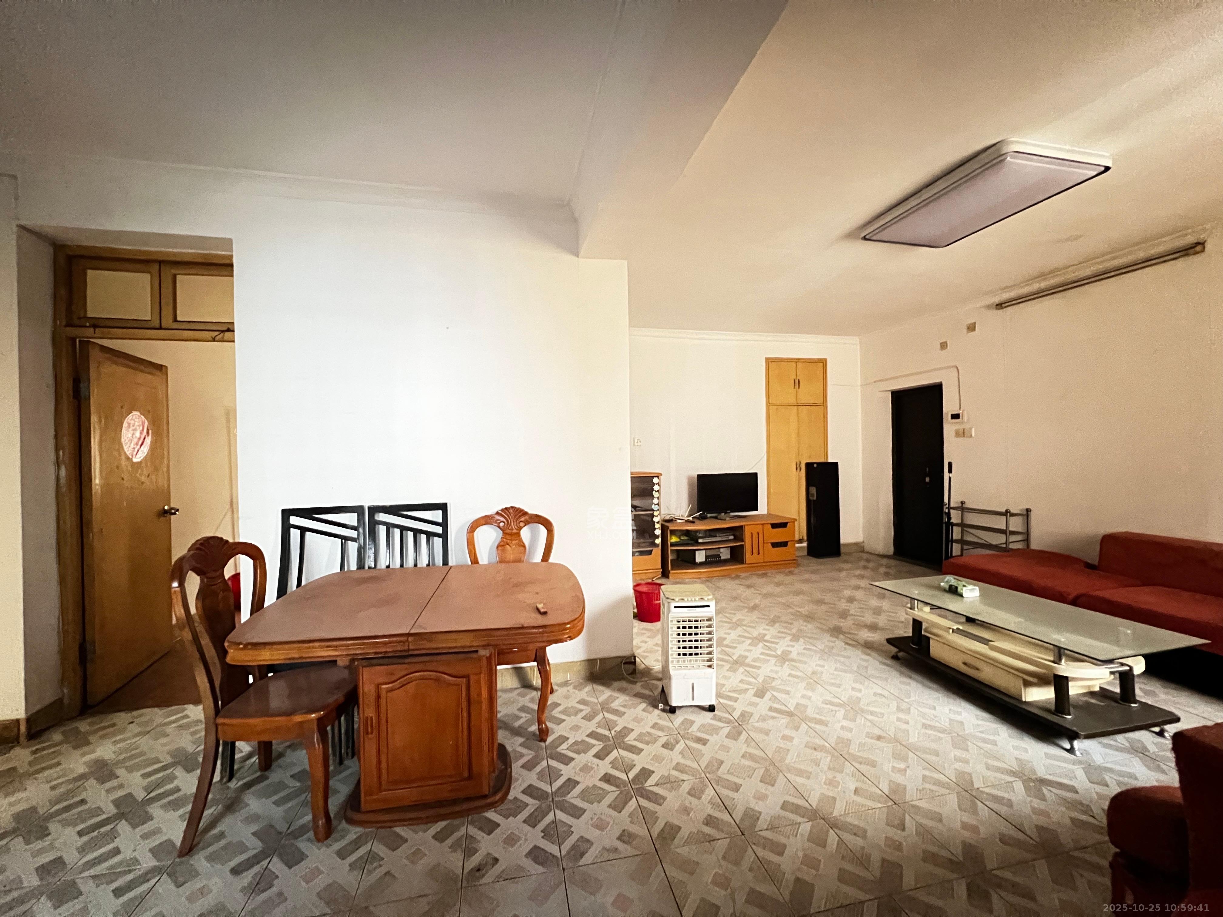 群芳园  3室2厅1卫    1500.0元/月室内图