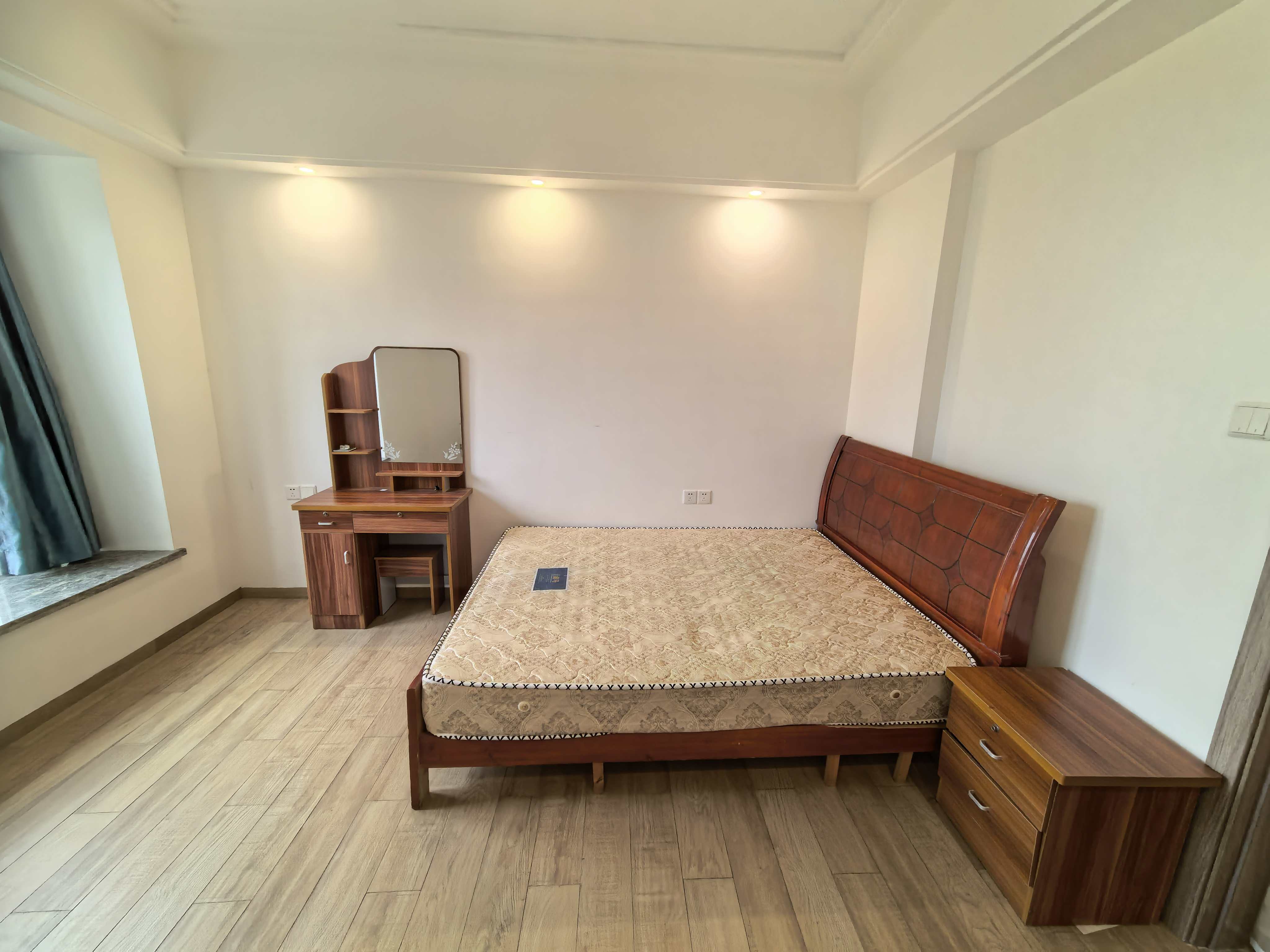 天鹅湾  2室2厅1卫    200.0万 天鹅湾  2室2厅1卫    200.0万室内图