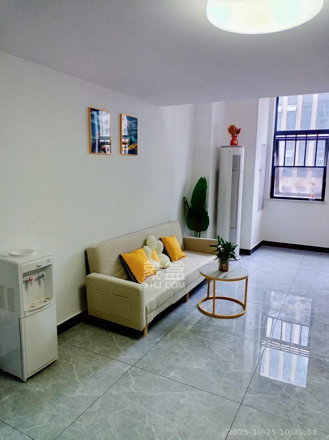 华润置地广场二期  1室1厅1卫    1690.0元/月室内图