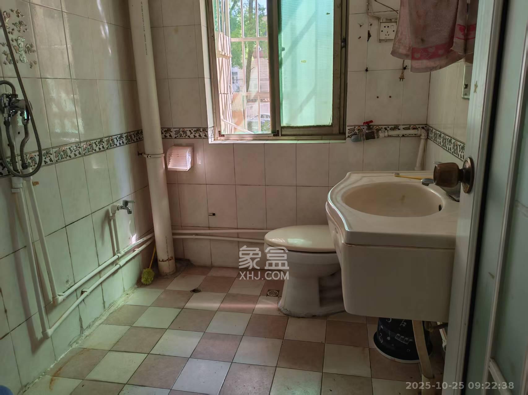 仁和家园 3室2厅2卫 1900.0元/月 仁和家园 3室2厅2卫 1900.0元/月室内图