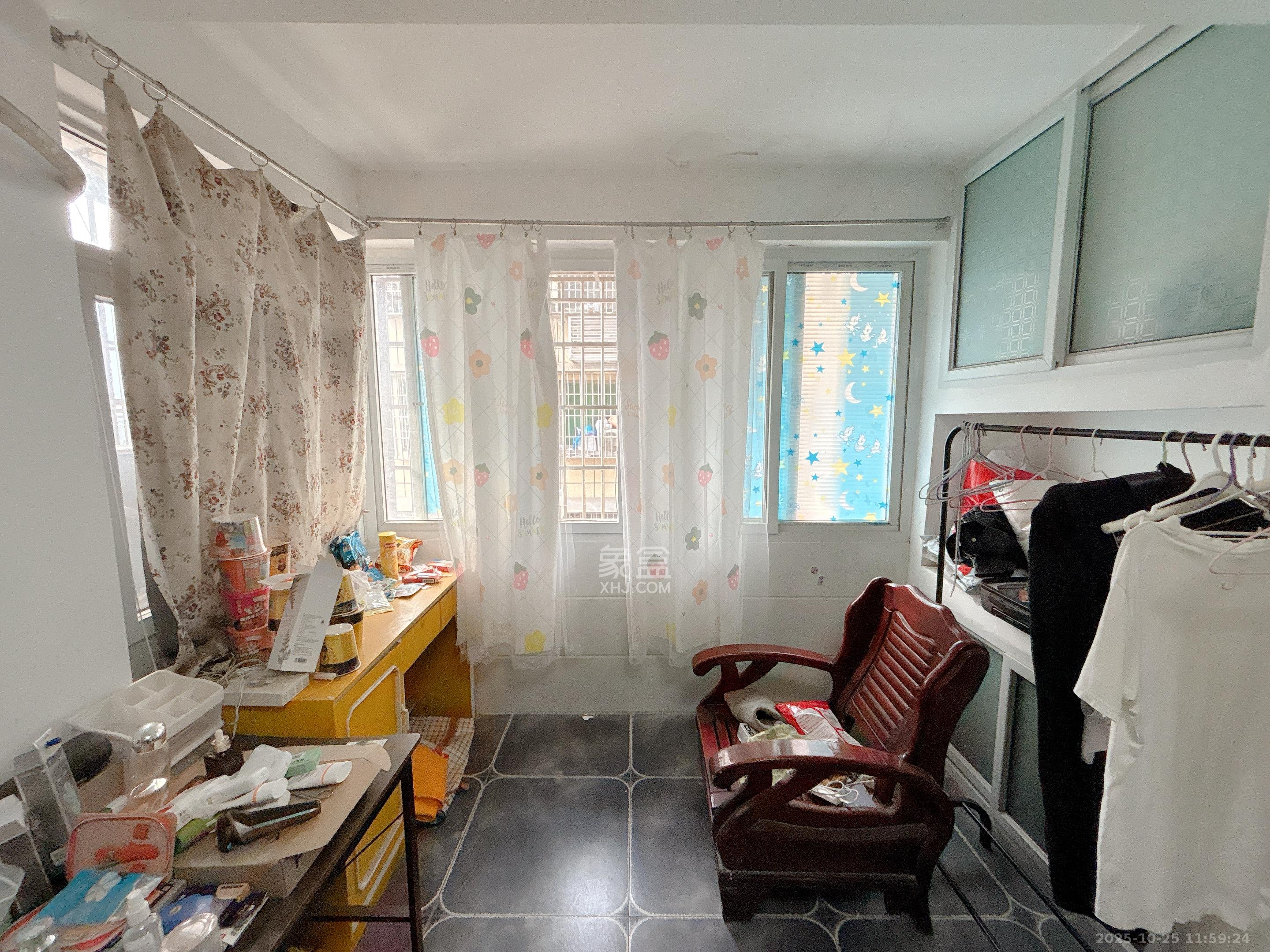 通泰街商居楼  3室1厅1卫    2000.0元/月室内图