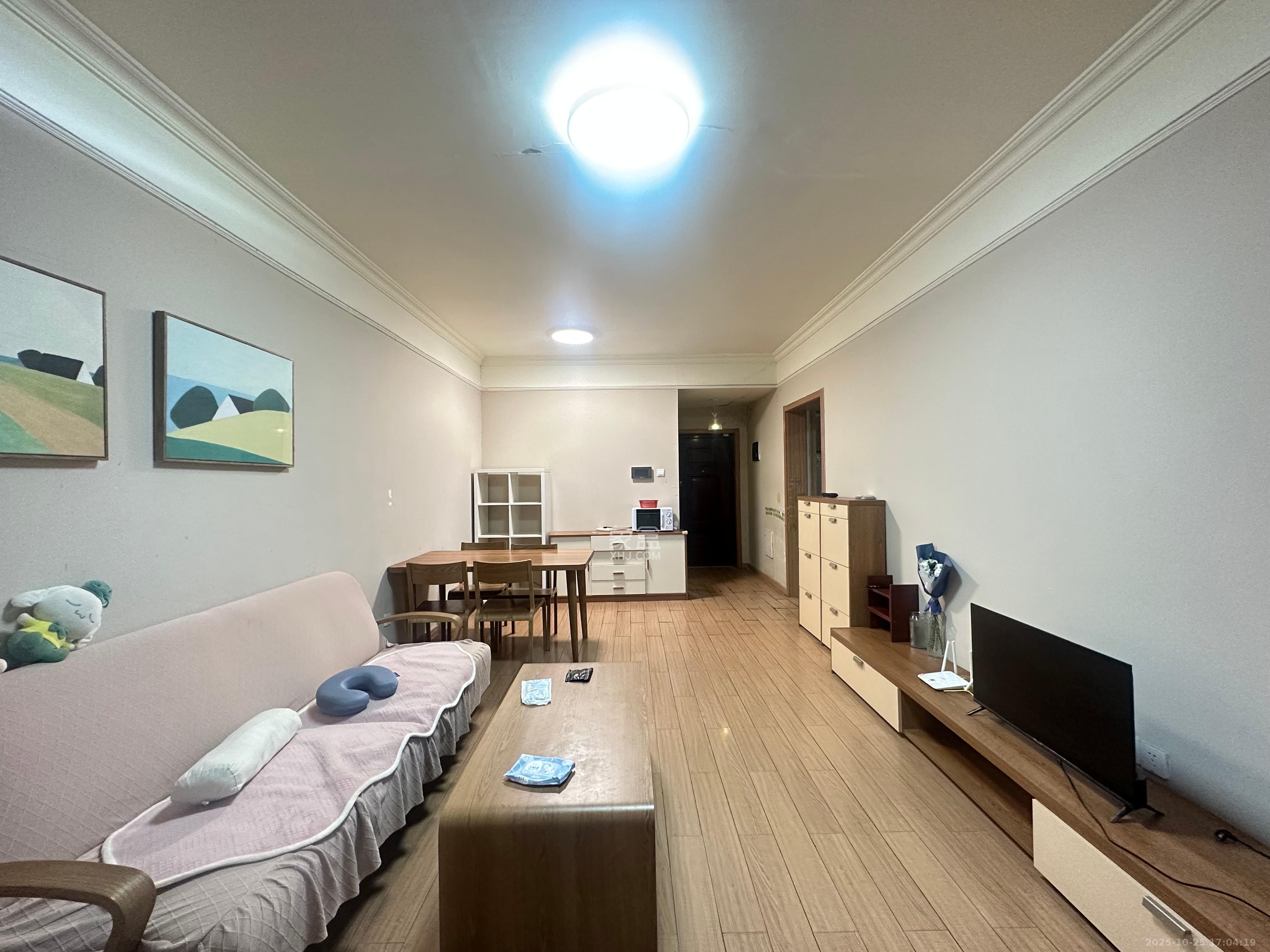 麓谷小镇  3室2厅1卫    2000.0元/月 麓谷小镇  3室2厅1卫    2000.0元/月室内图