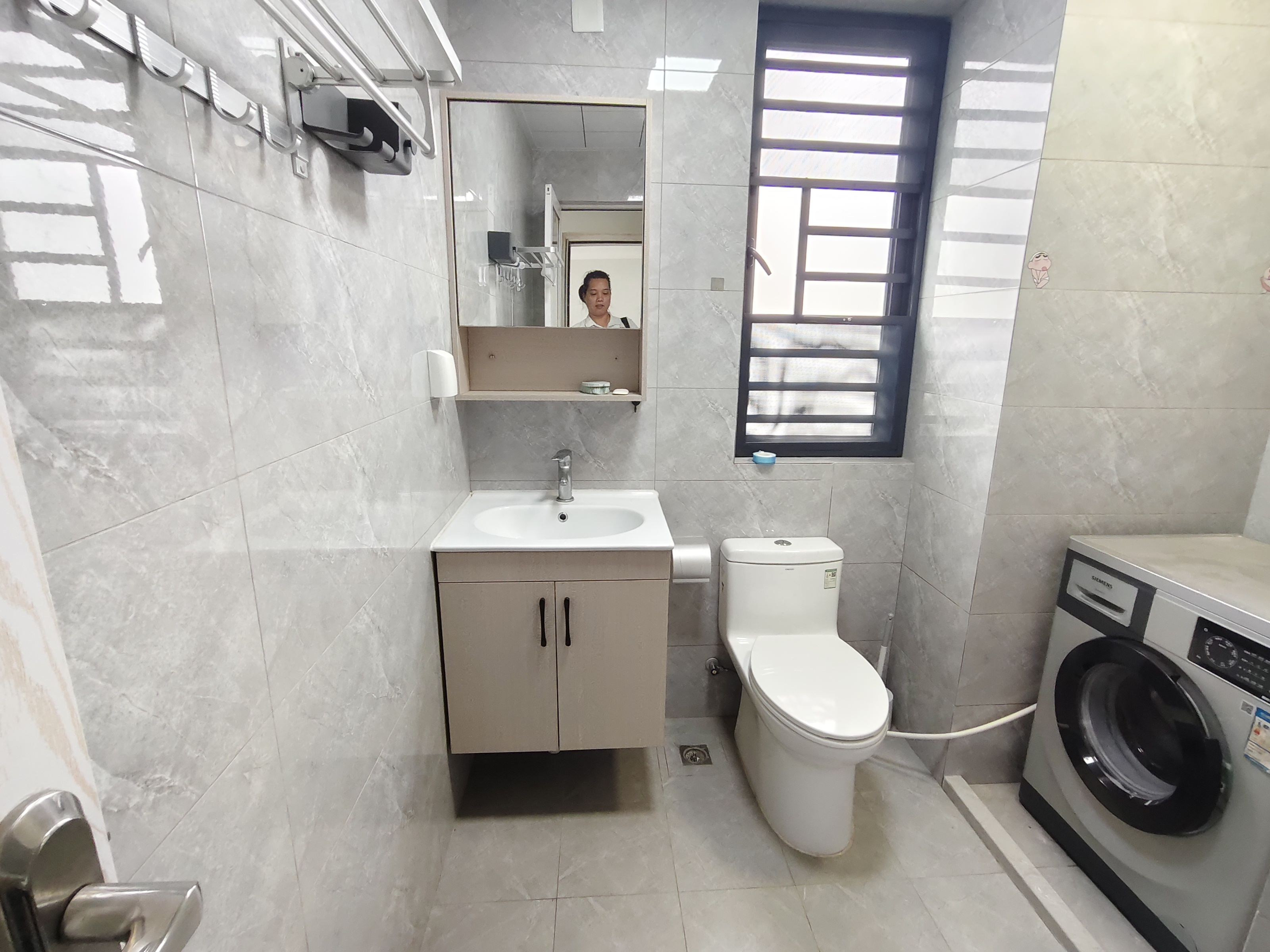 和风家园二期碧海居  3室2厅2卫    2300.0元/月室内图