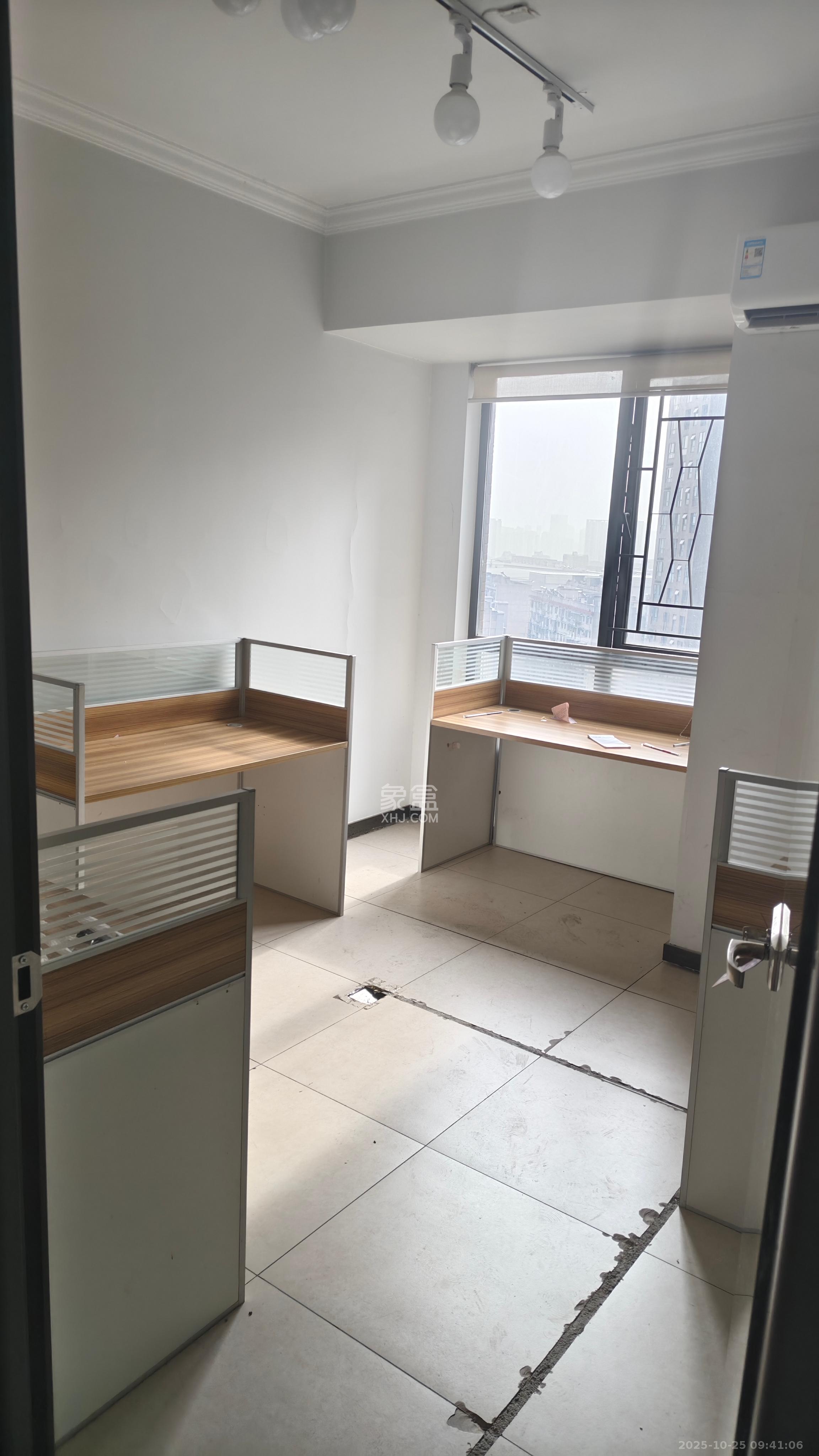 万博汇  2室1厅1卫    2000.0元/月 万博汇  2室1厅1卫    2000.0元/月