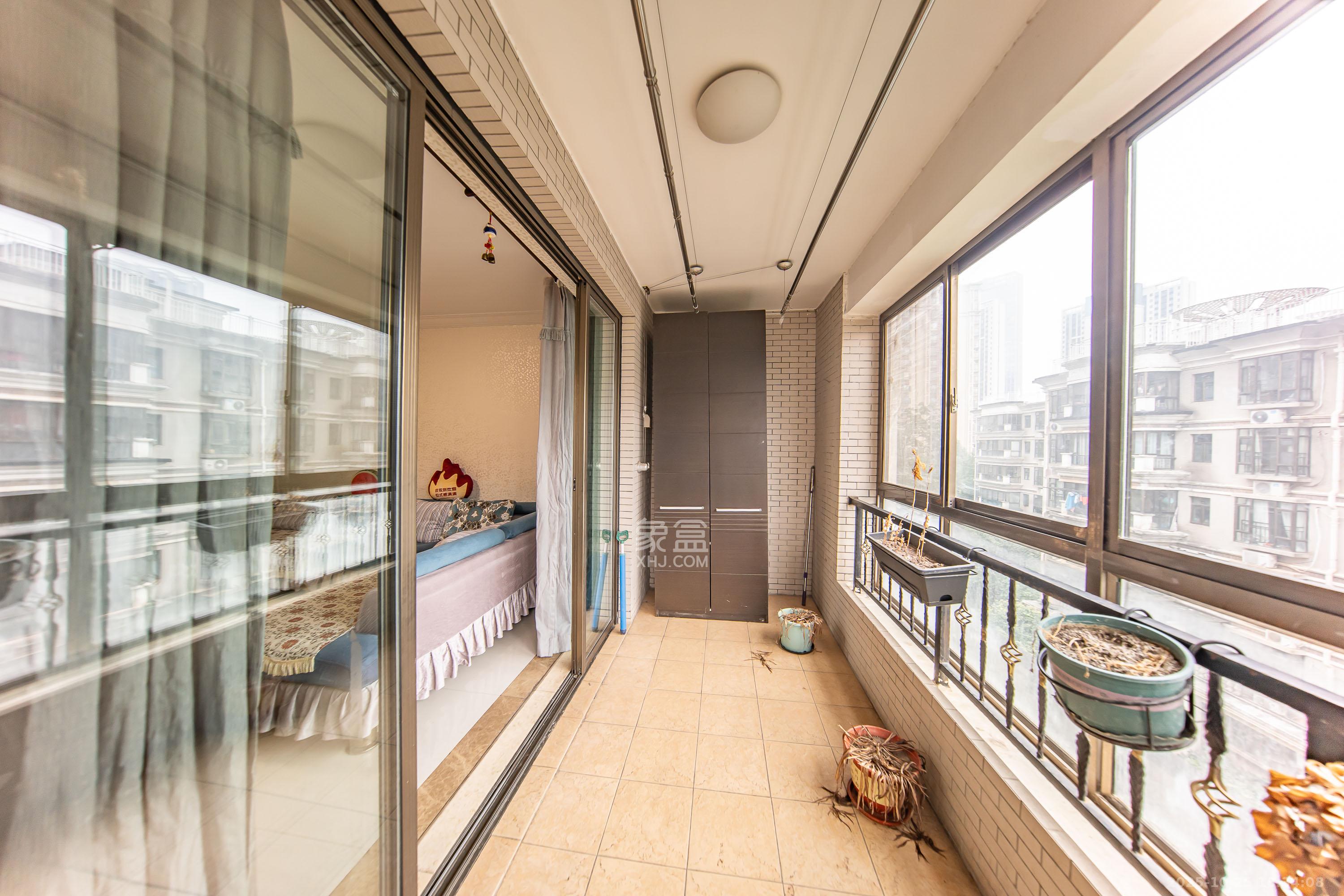 江山帝景雅典 3室2厅2卫 128.7万 江山帝景雅典 3室2厅2卫 128.7万阳台