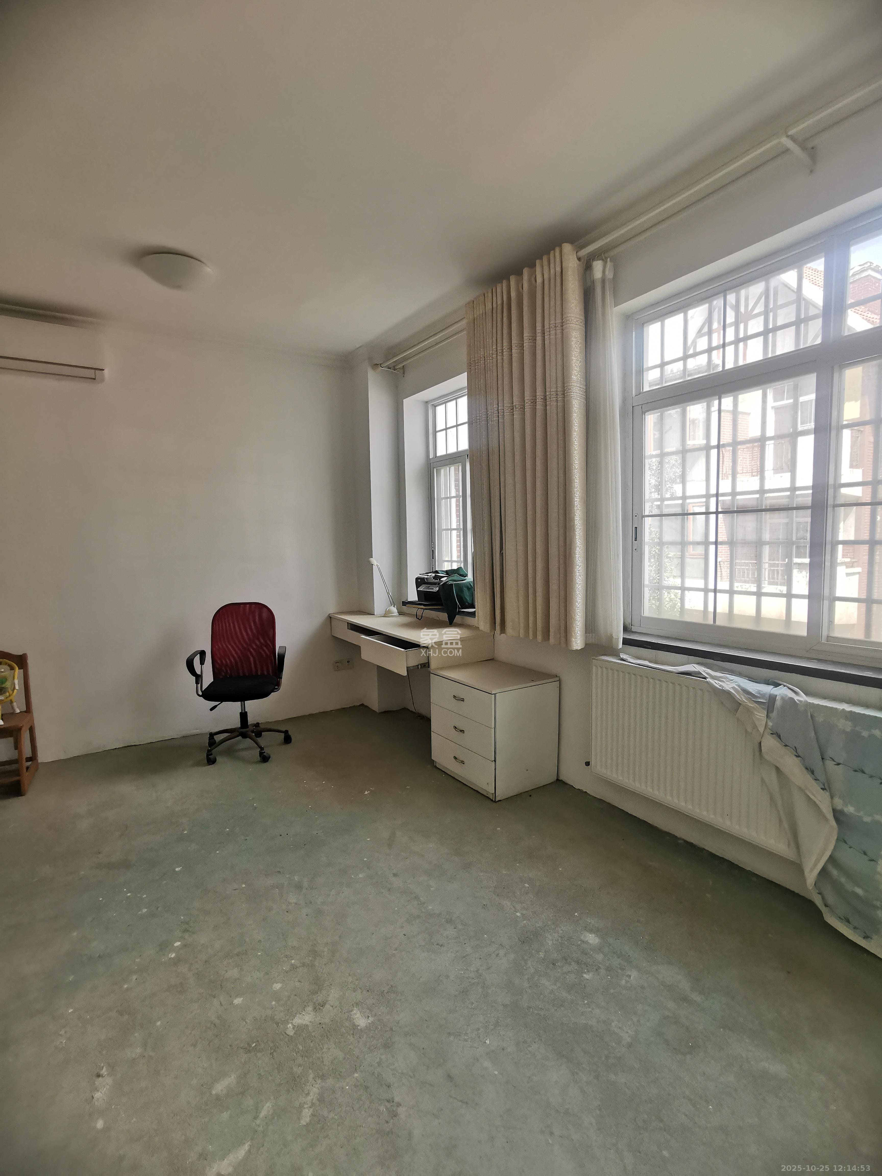 山水英伦  4室2厅3卫    5000.0元/月室内图