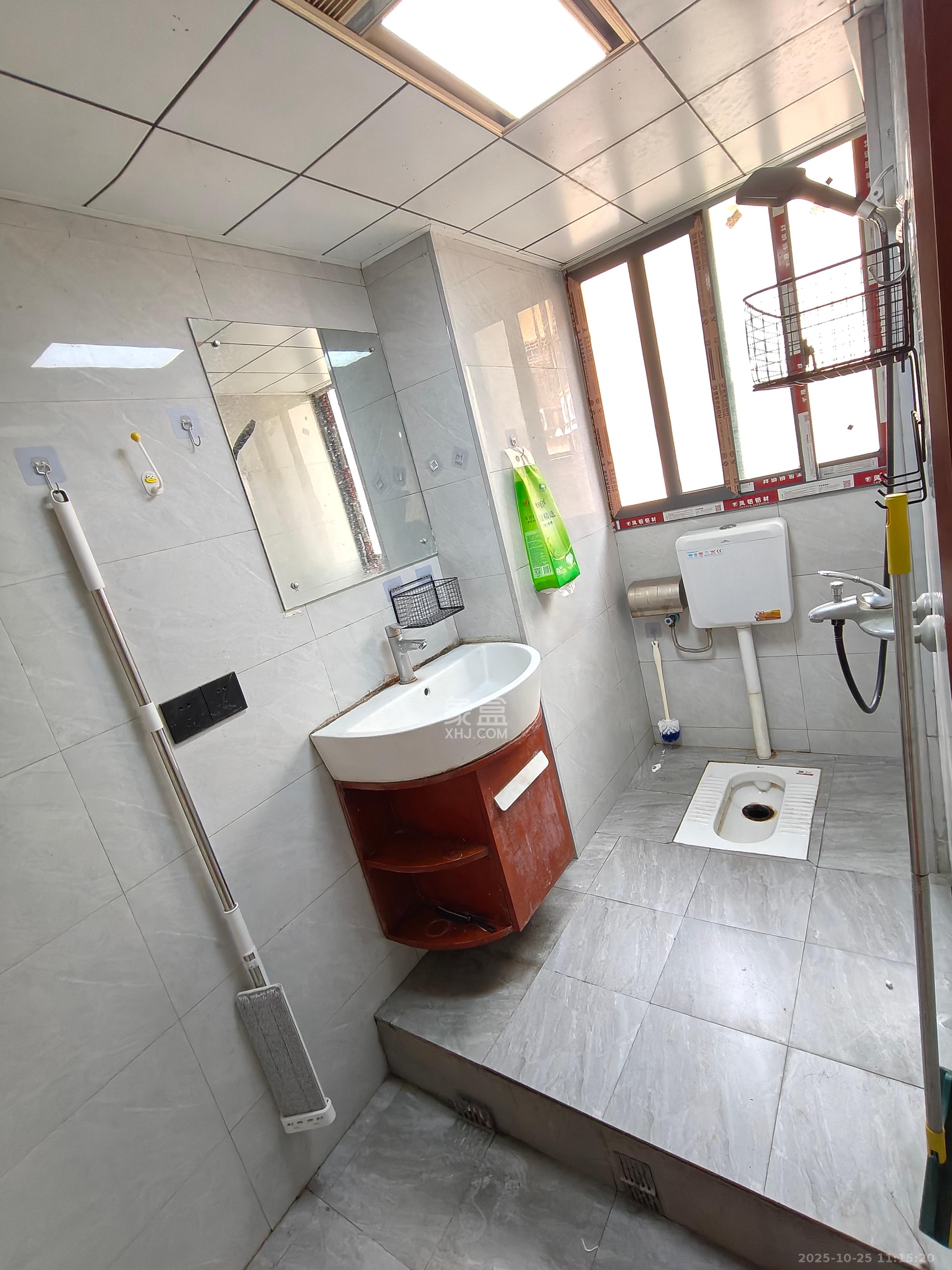 乔庄社区  3室1厅1卫    2200.0元/月 乔庄社区  3室1厅1卫    2200.0元/月室内图