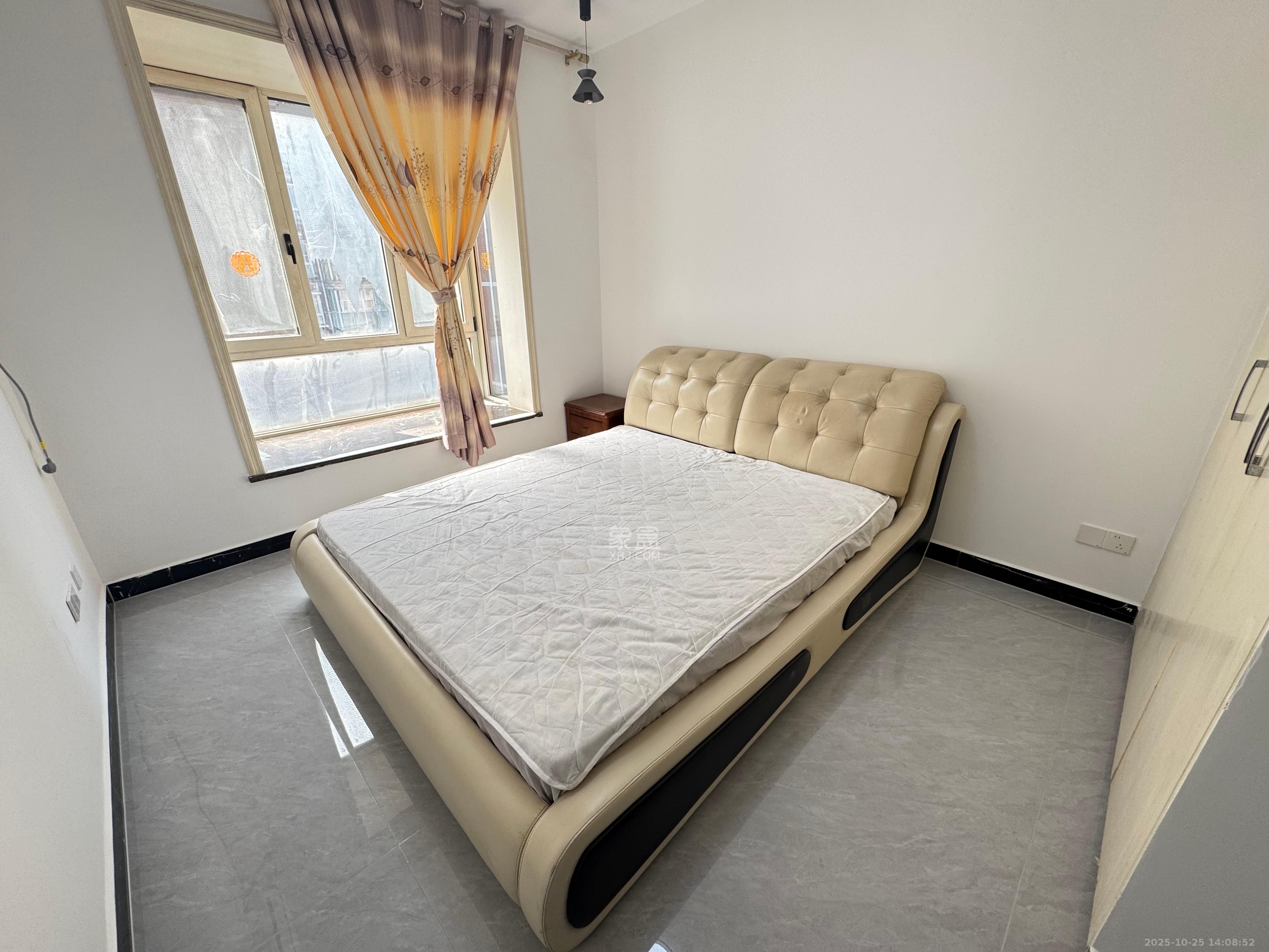 地质家园一、二期(地泰人民公馆)  3室2厅1卫    3500.0元/月 地质家园一、二期(地泰人民公馆)  3室2厅1卫    3500.0元/月室内图