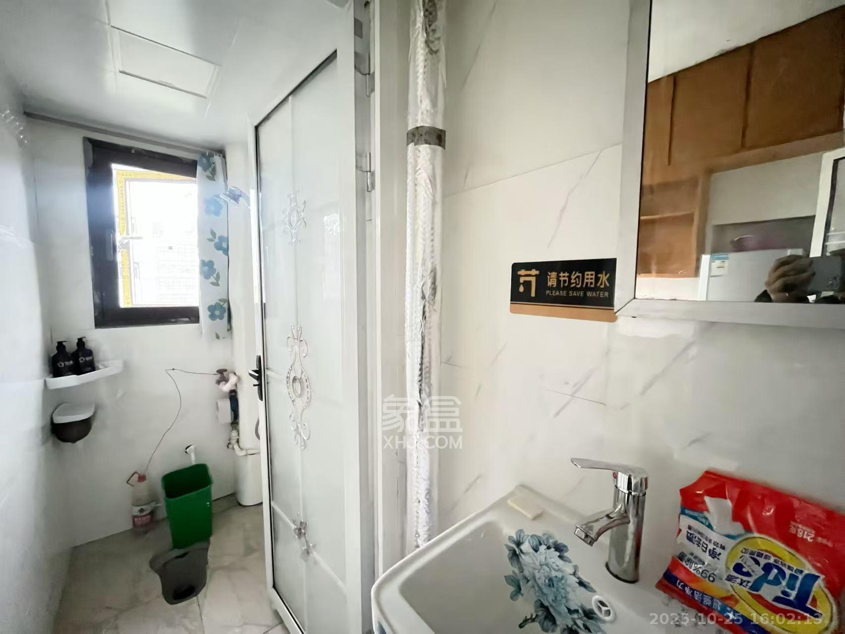 湖南警察学院白云路宿舍区  2室2厅1卫    1900.0元/月 湖南警察学院白云路宿舍区  2室2厅1卫    1900.0元/月室内图