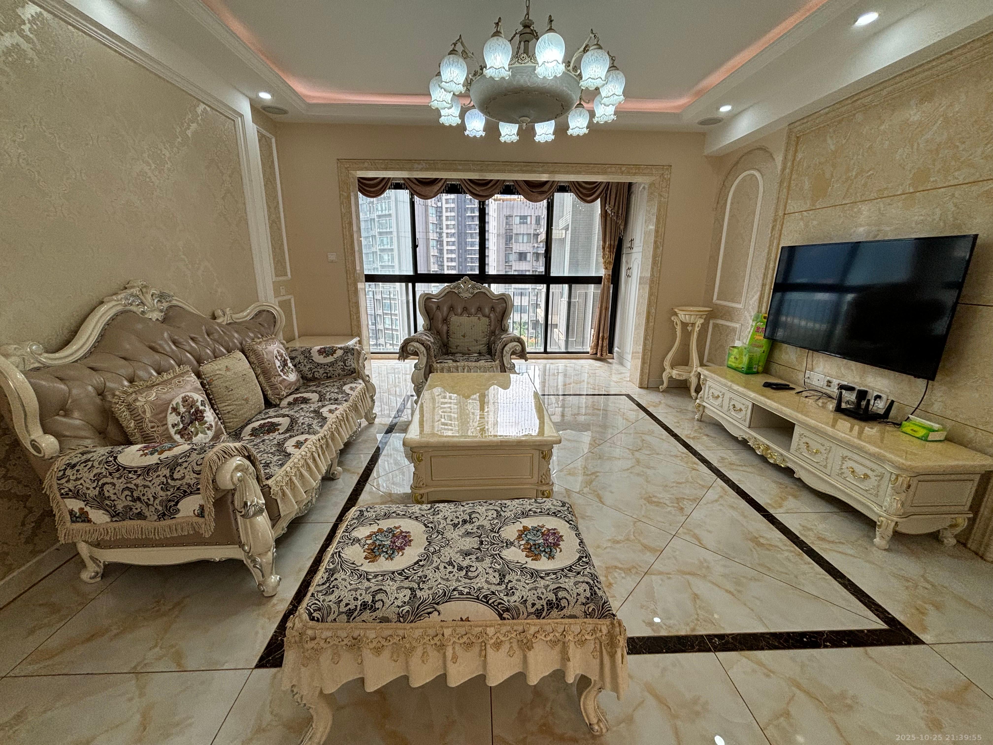 恒基凯旋门一二期  4室2厅2卫    4200.0元/月室内图