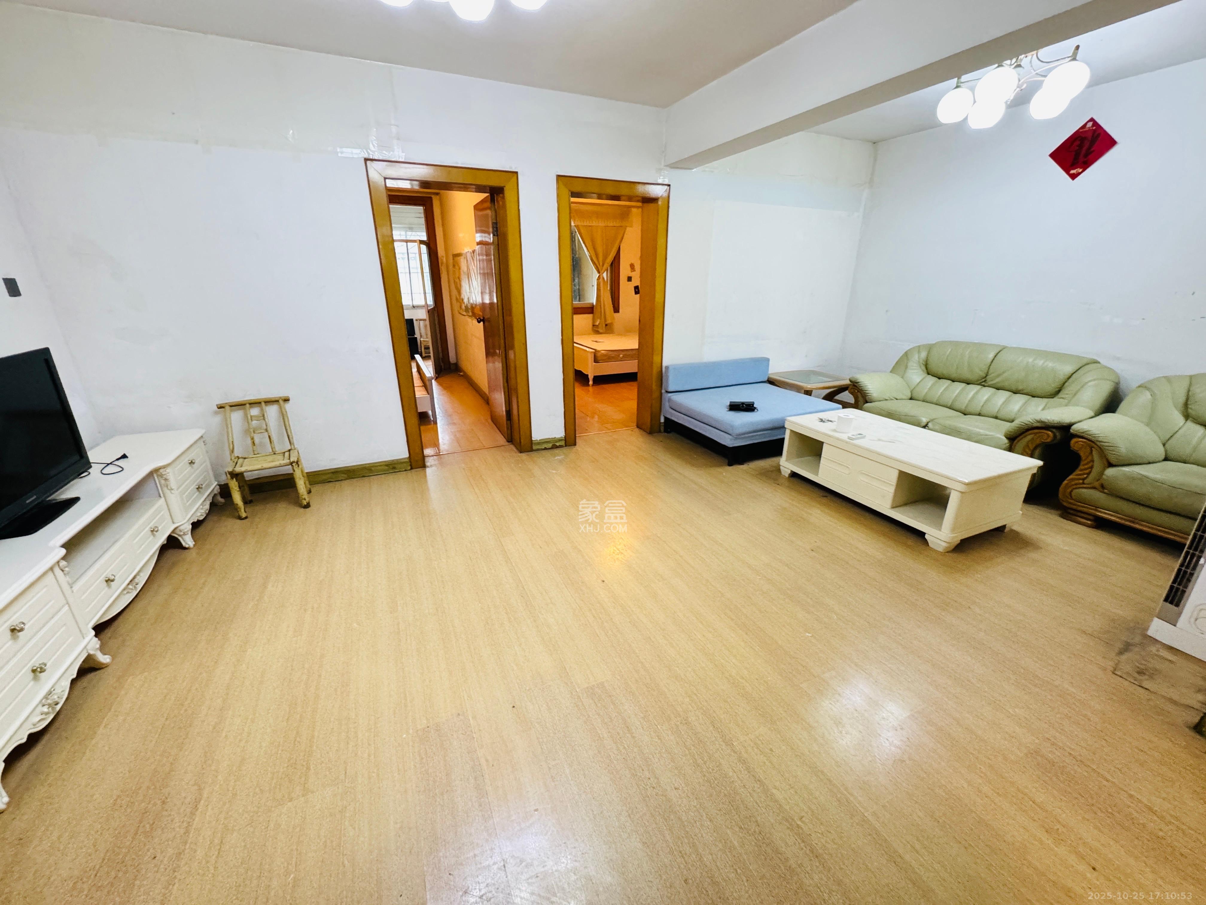 第一师范宿舍 2室2厅1卫 2300.0元/月 第一师范宿舍 2室2厅1卫 2300.0元/月室内图