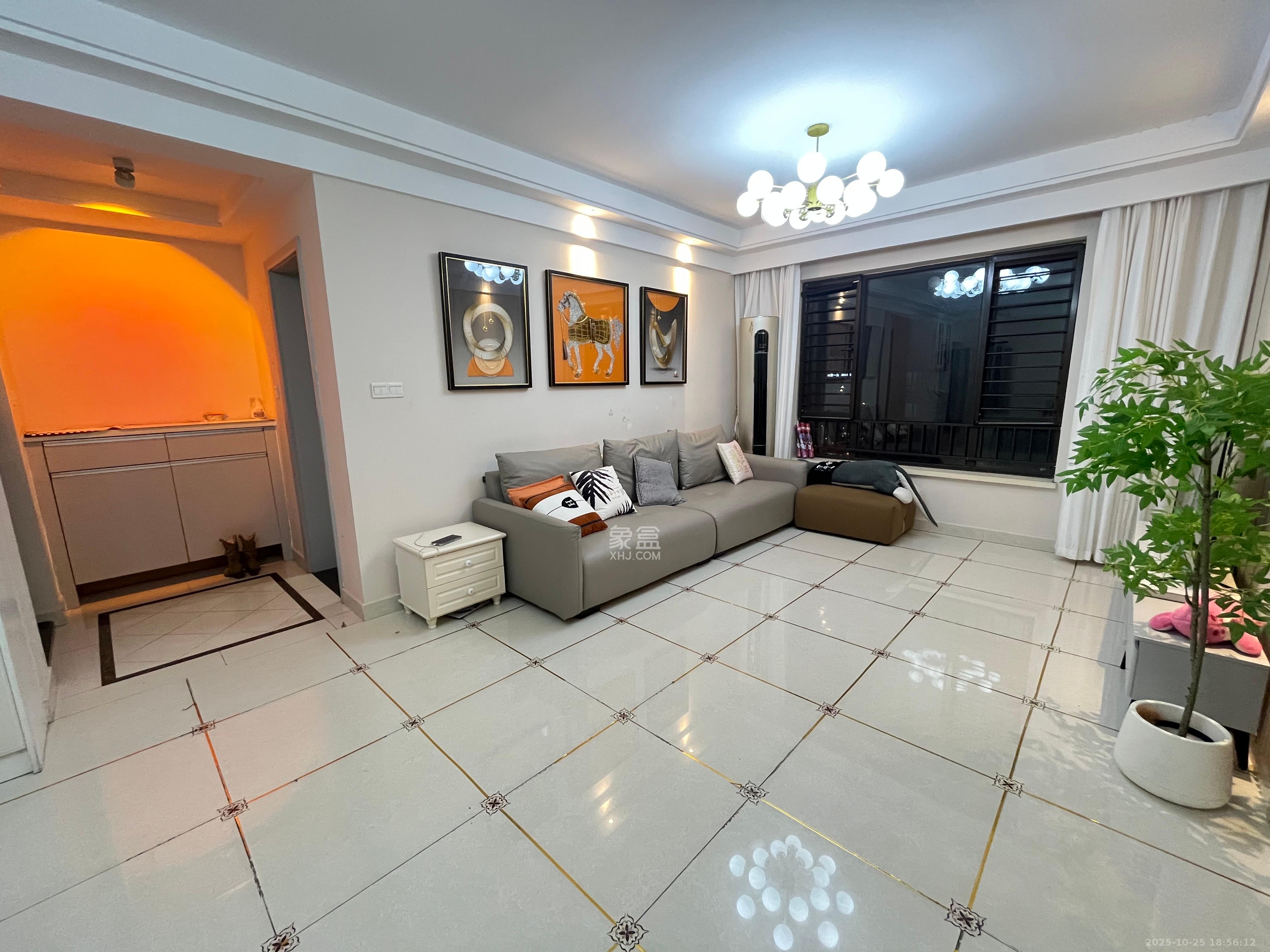 中海国际三期  3室2厅1卫    2500.0元/月 中海国际三期  3室2厅1卫    2500.0元/月