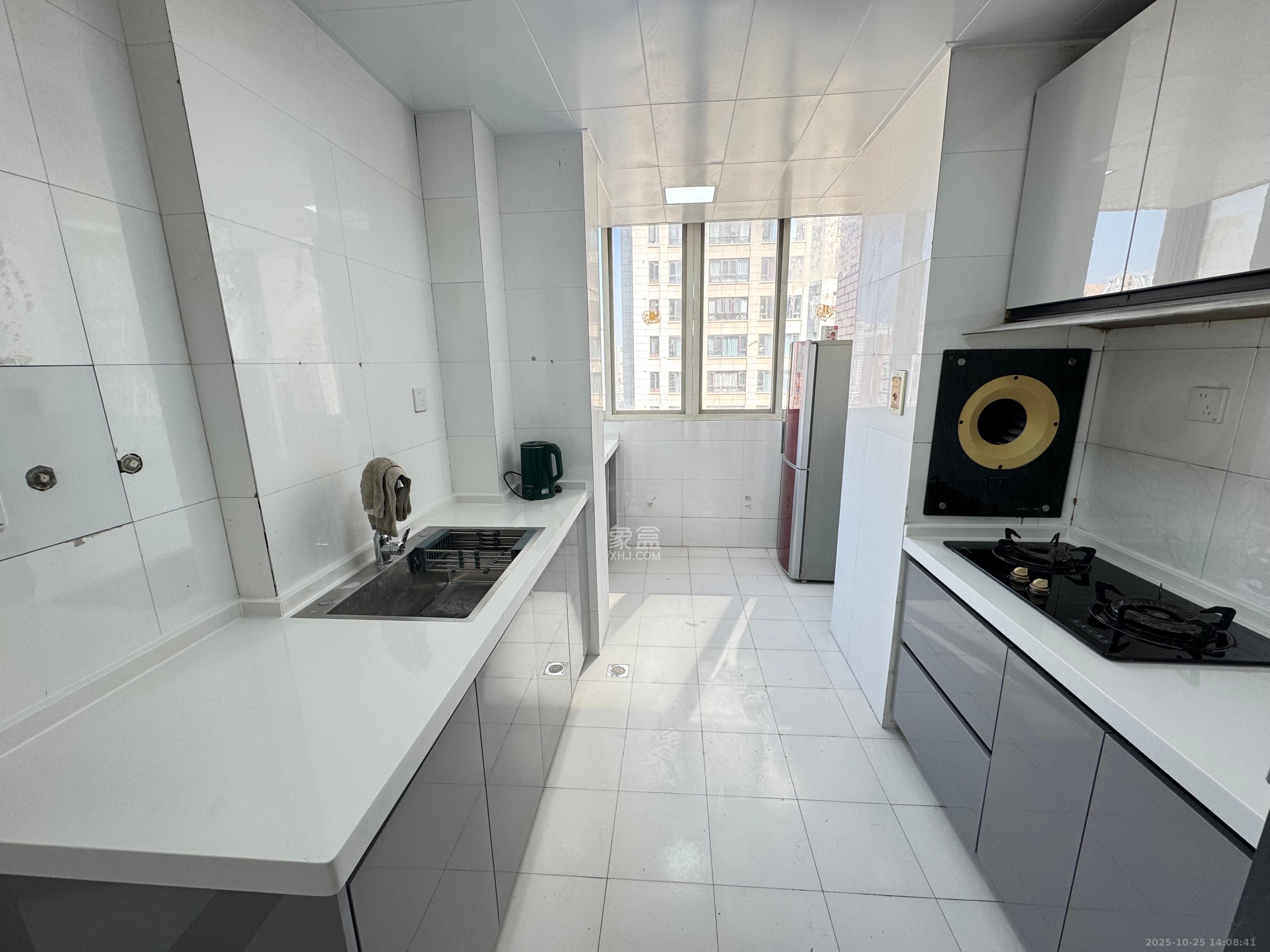 地质家园一、二期(地泰人民公馆)  3室2厅1卫    3500.0元/月 地质家园一、二期(地泰人民公馆)  3室2厅1卫    3500.0元/月室内图