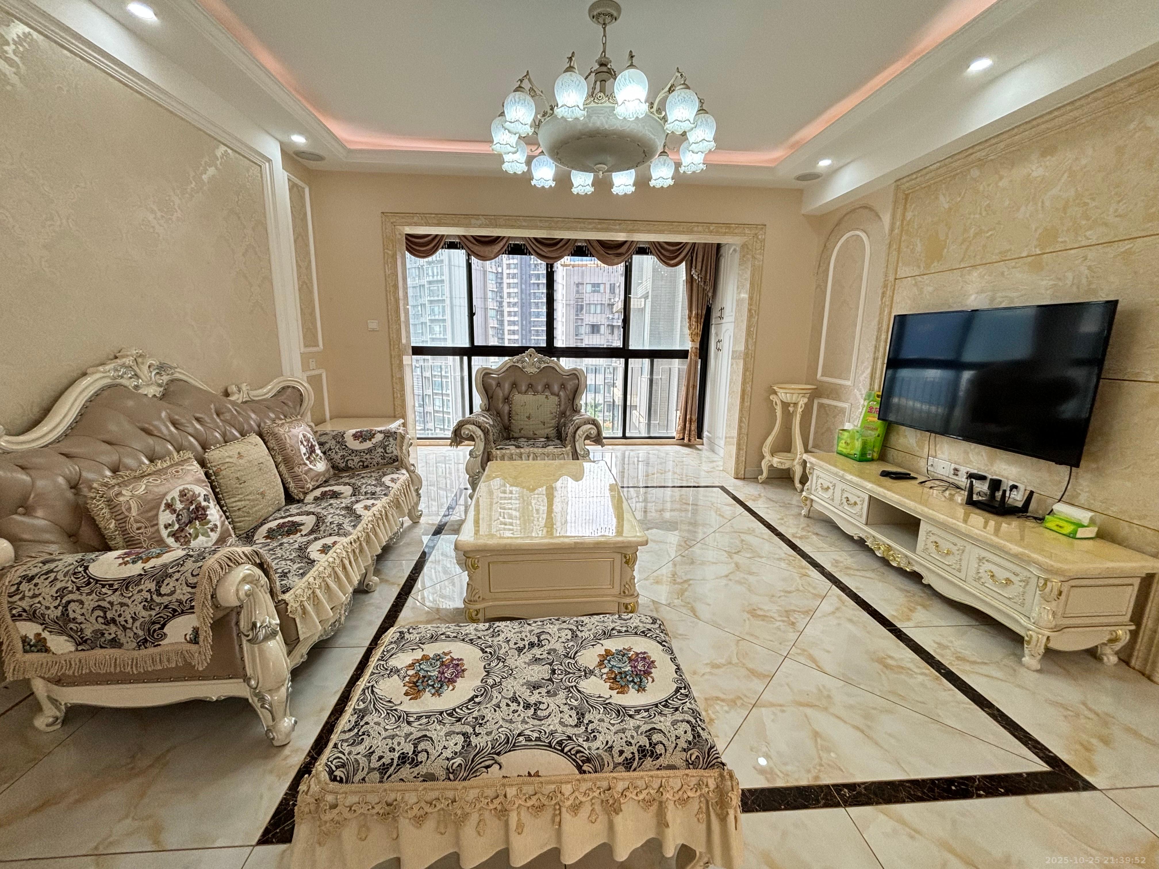 恒基凯旋门一二期  4室2厅2卫    4200.0元/月 恒基凯旋门一二期  4室2厅2卫    4200.0元/月