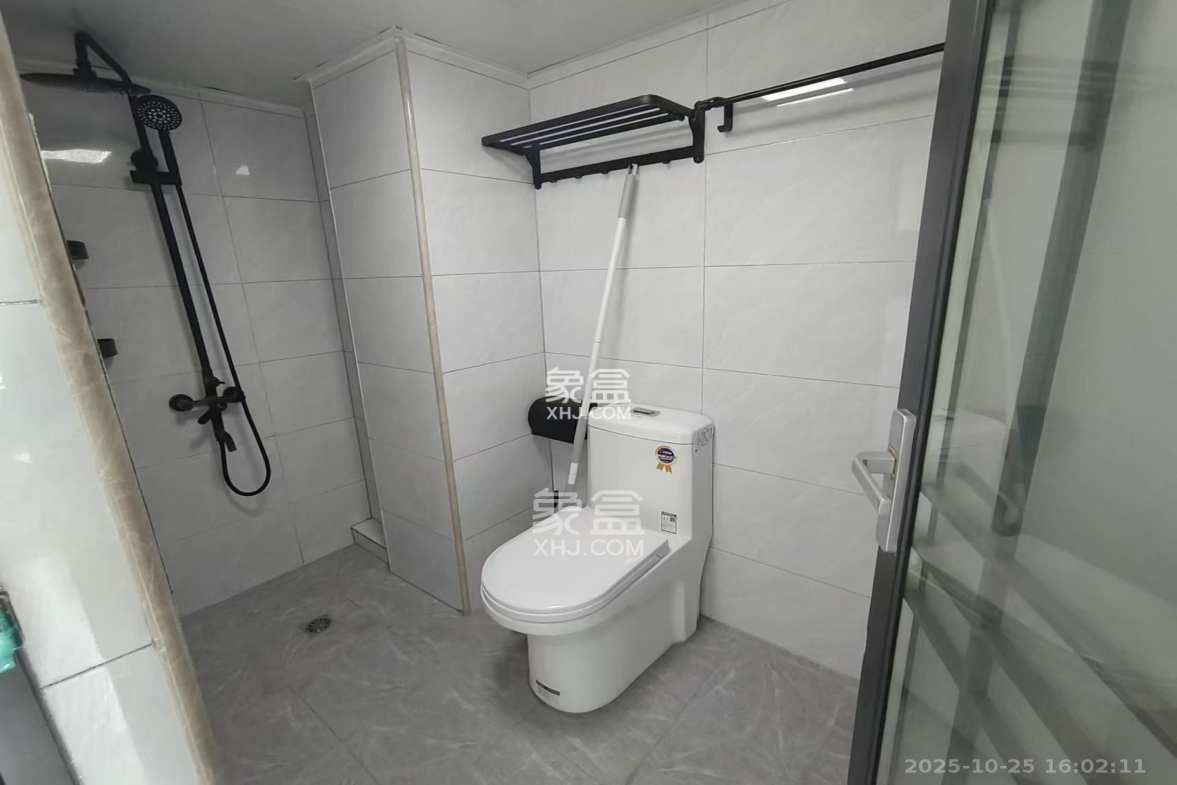 龙湖湘江星座(祺鑫星座公寓)  1室1厅1卫    1900.0元/月 龙湖湘江星座(祺鑫星座公寓)  1室1厅1卫    1900.0元/月室内图