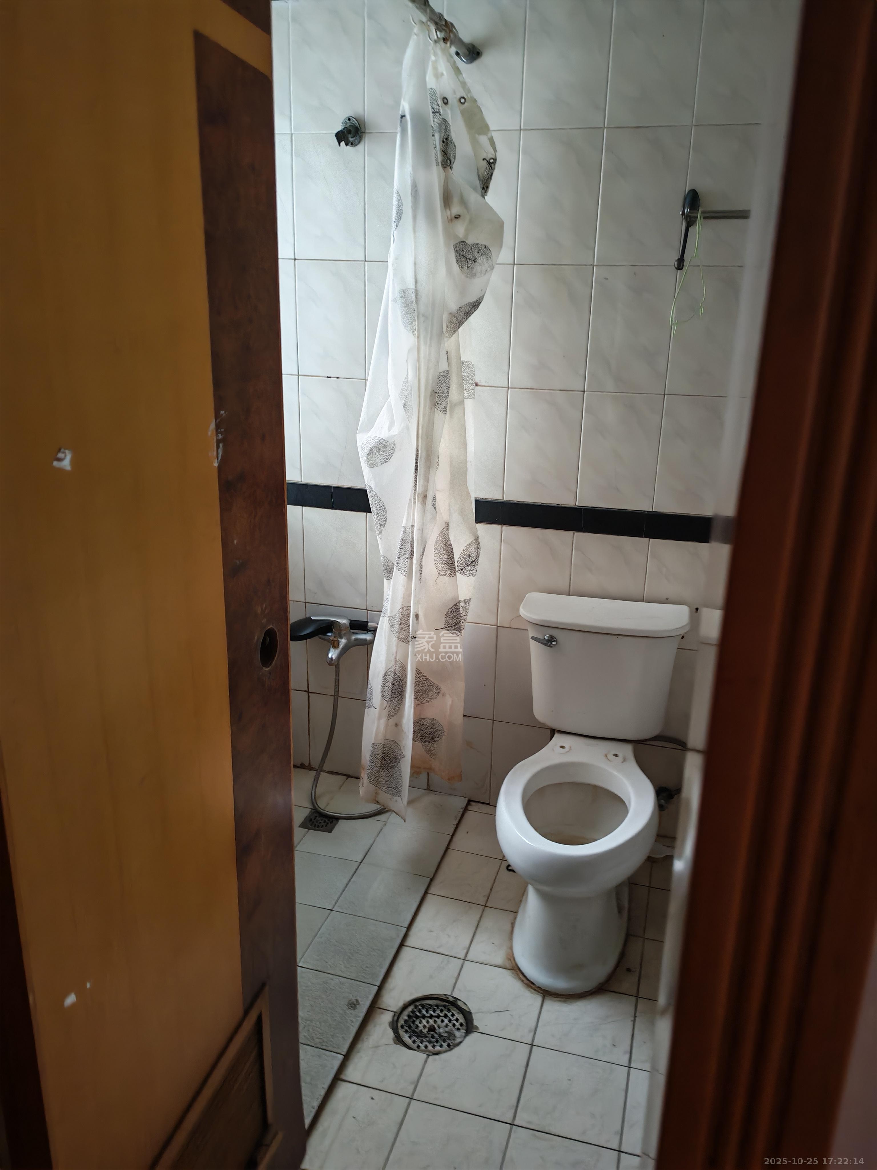 芙蓉区国土局单位房  3室2厅2卫    3000.0元/月室内图