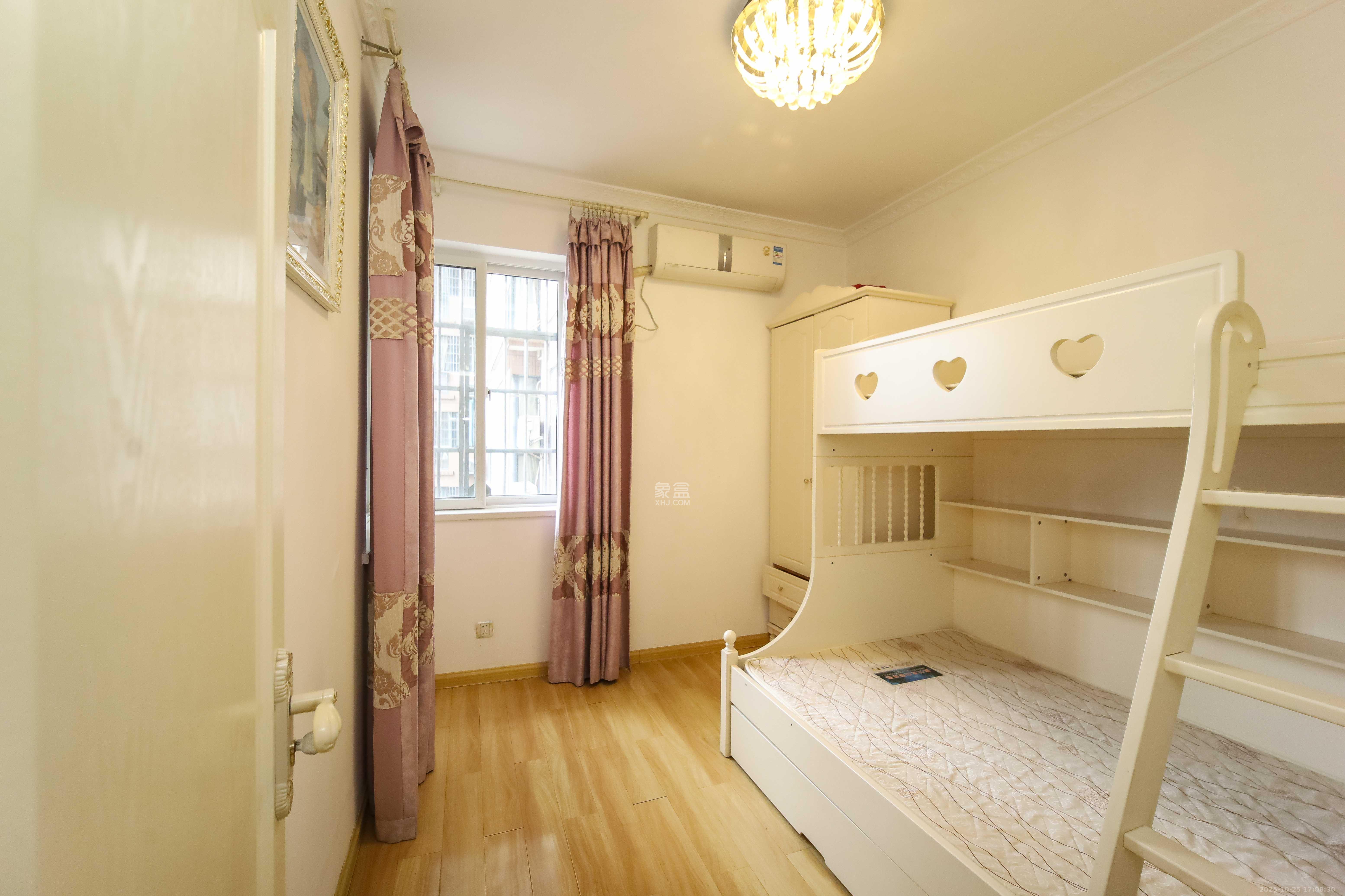 鑫科明珠  2室1厅1卫    87.8万卧室