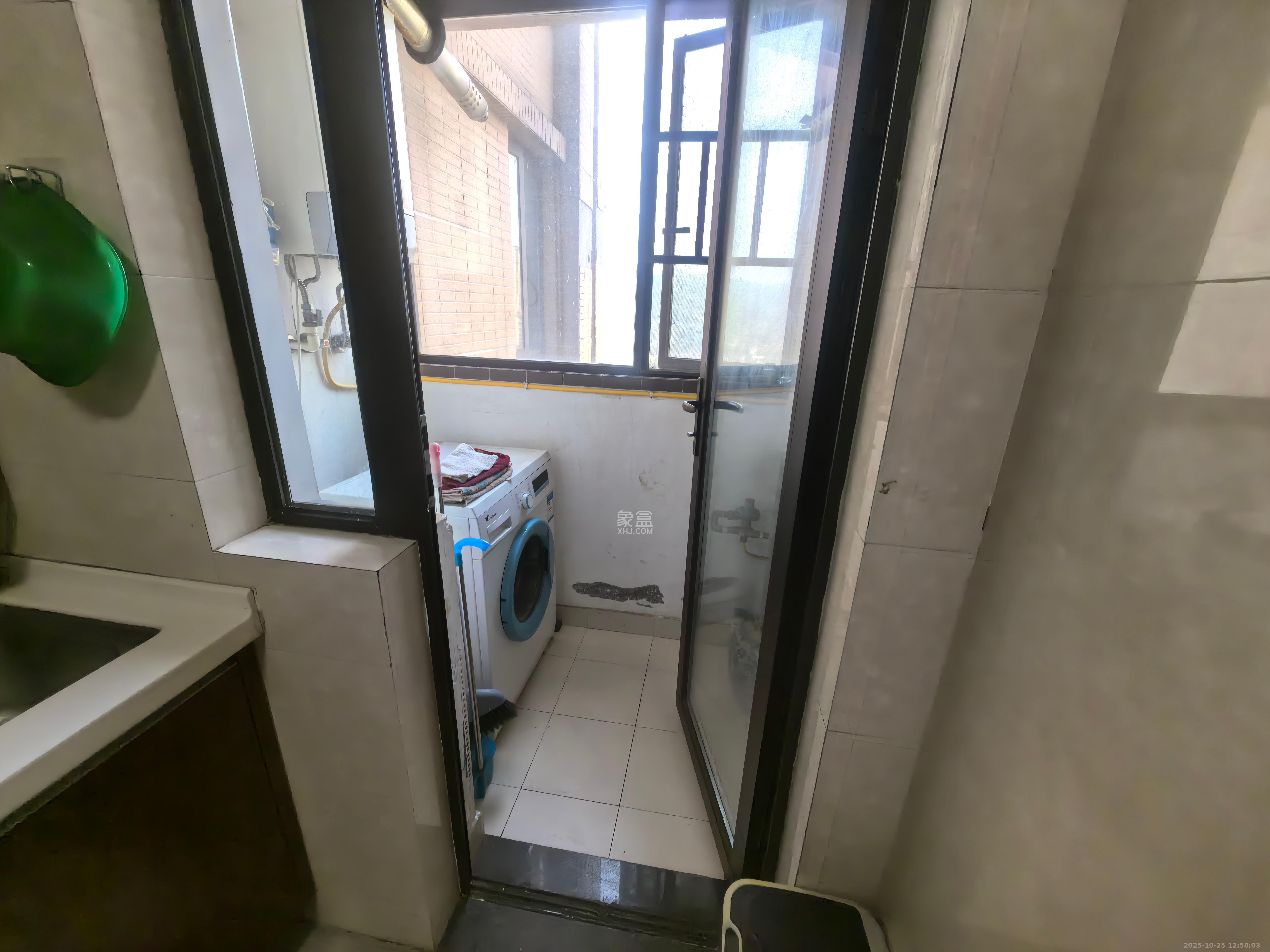 中海国际二期  4室2厅2卫    3000.0元/月室内图