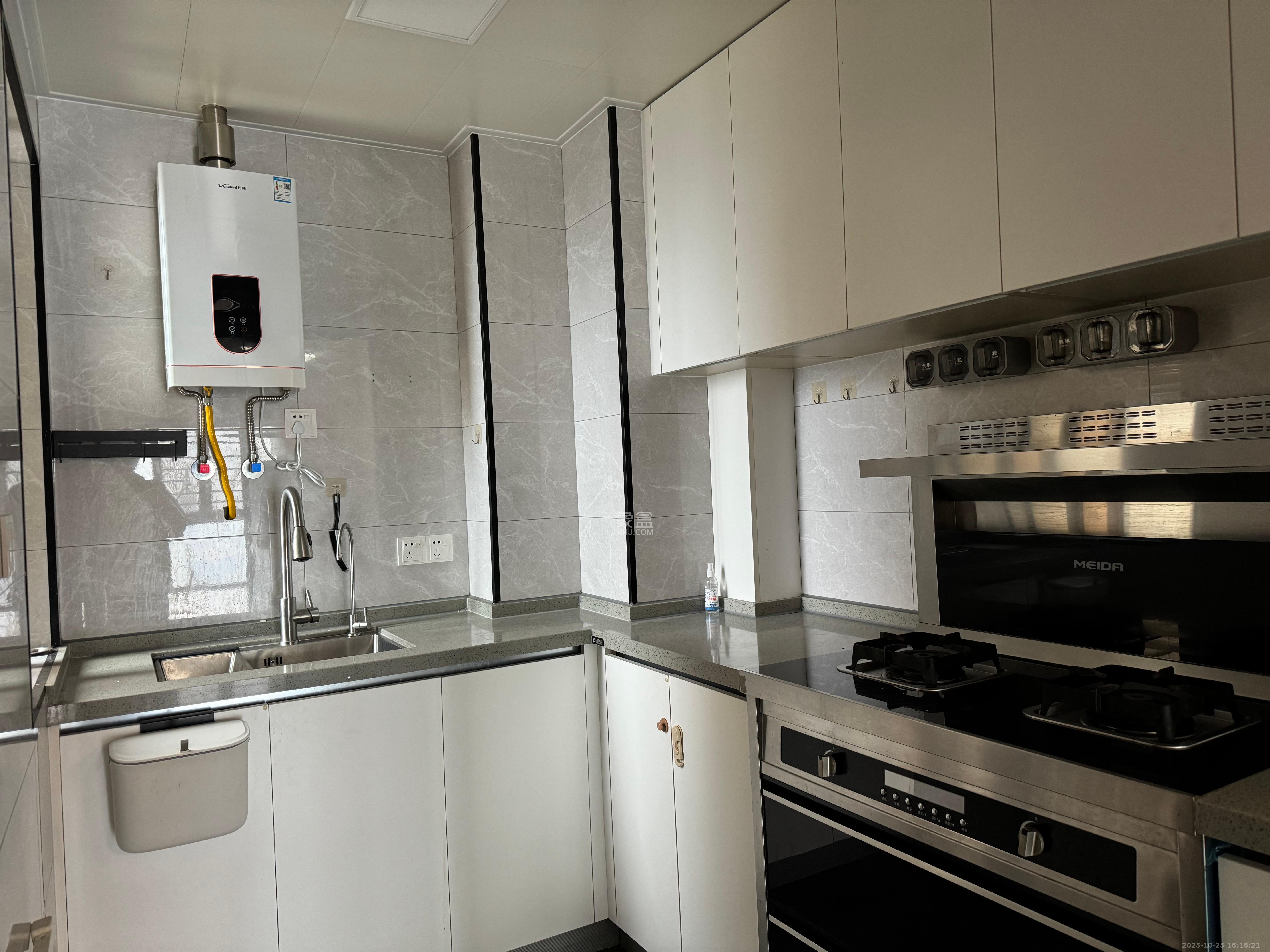 五矿沁园金城(春和景园)  4室2厅2卫    2800.0元/月 五矿沁园金城(春和景园)  4室2厅2卫    2800.0元/月室内图