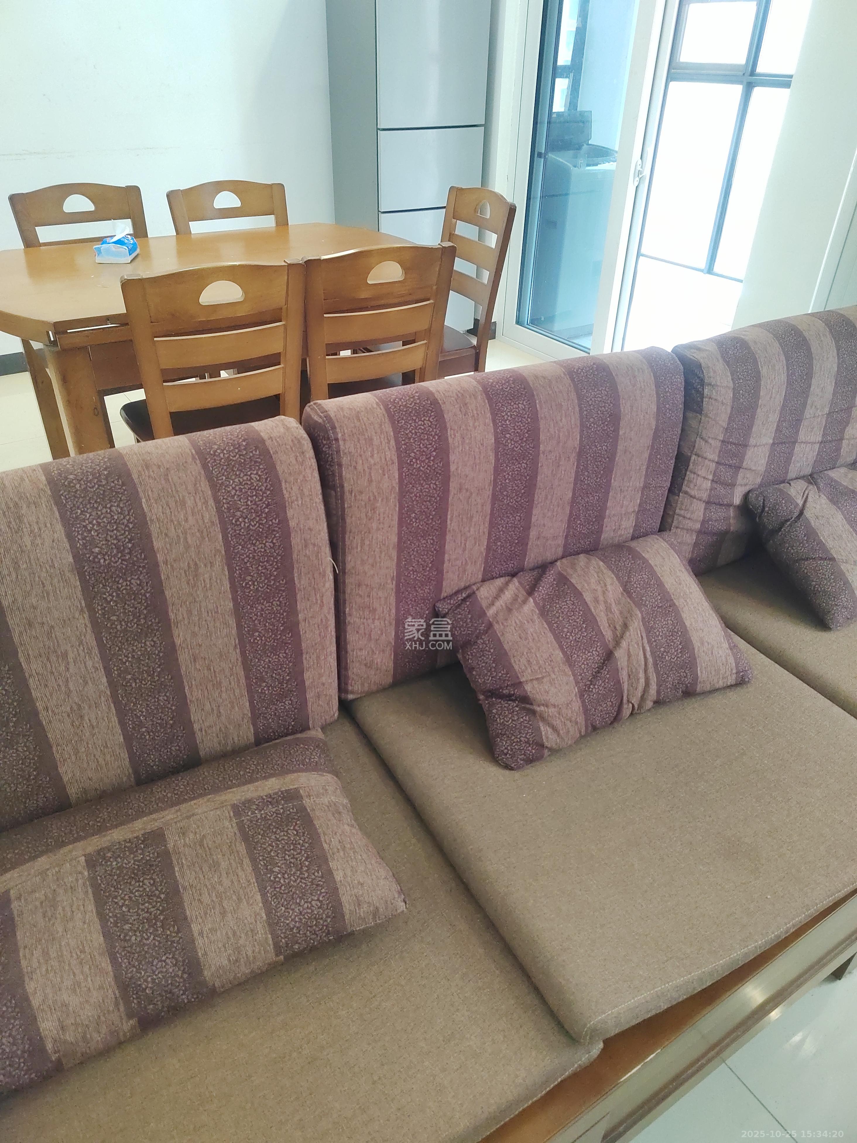 丰园城(鄱阳小区二期)  3室2厅1卫    2000.0元/月 丰园城(鄱阳小区二期)  3室2厅1卫    2000.0元/月