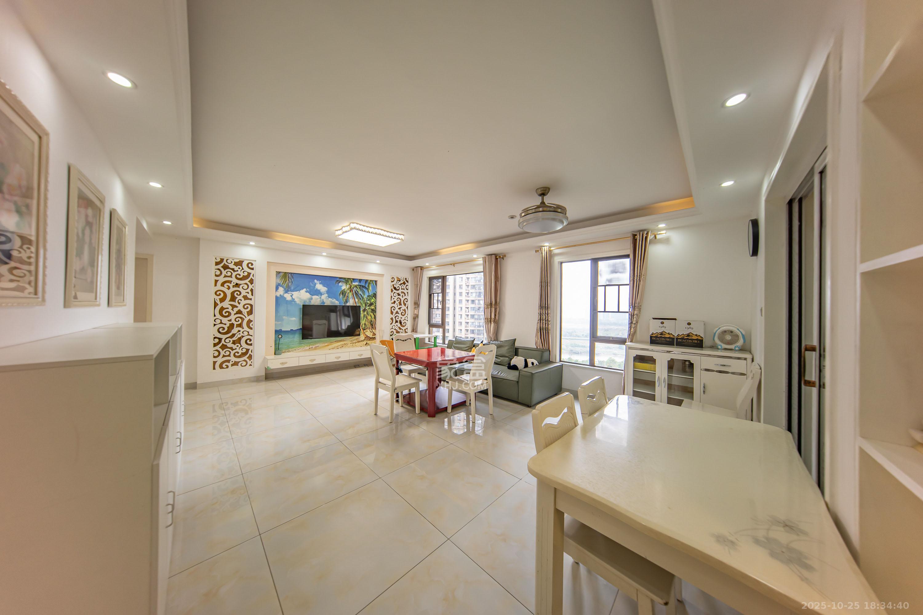 华润橡树湾 3室2厅2卫 91.8万 华润橡树湾 3室2厅2卫 91.8万客厅