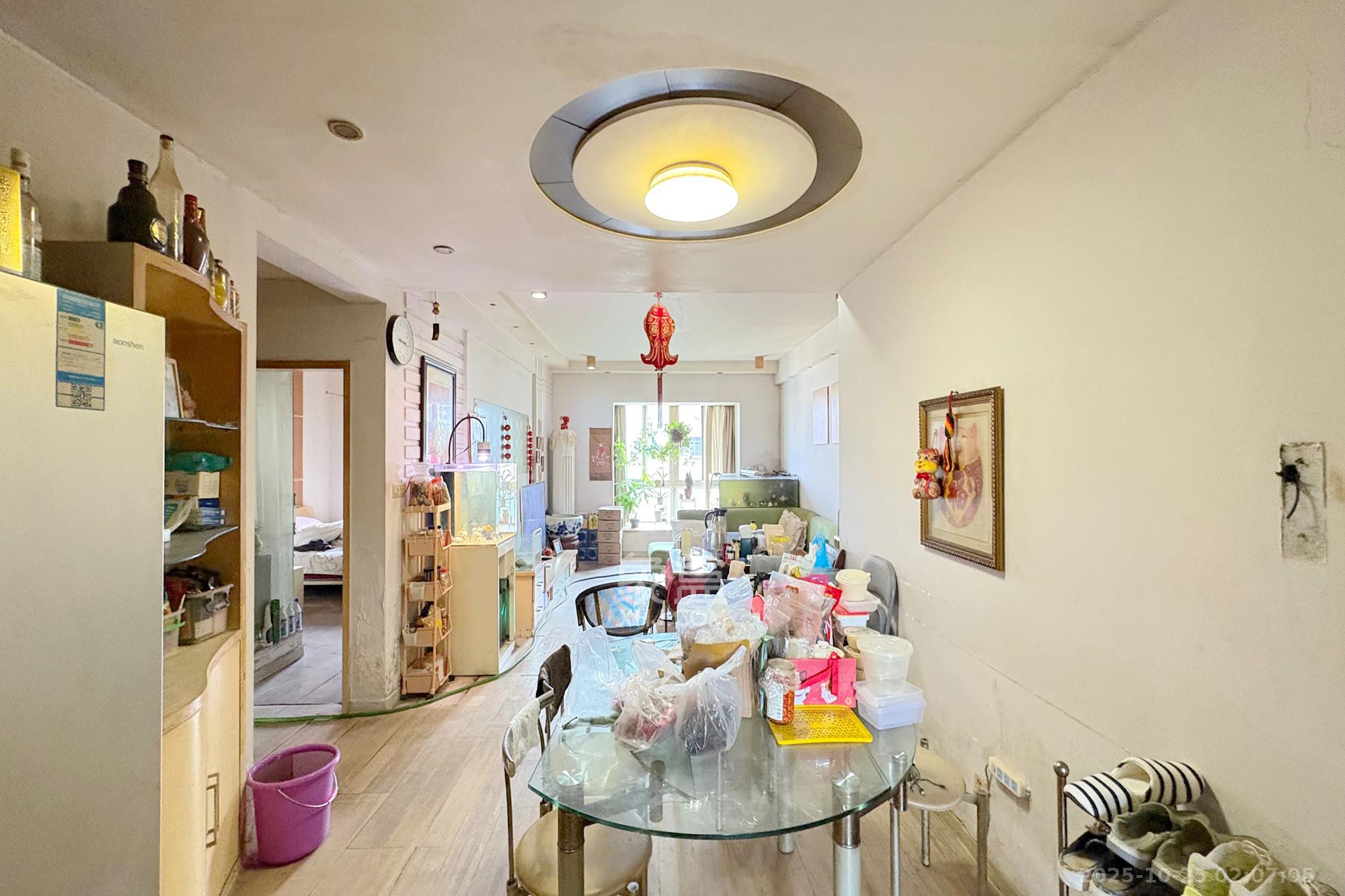 滨湖嘉园（湖滨小区）  3室2厅2卫    92.0万客厅