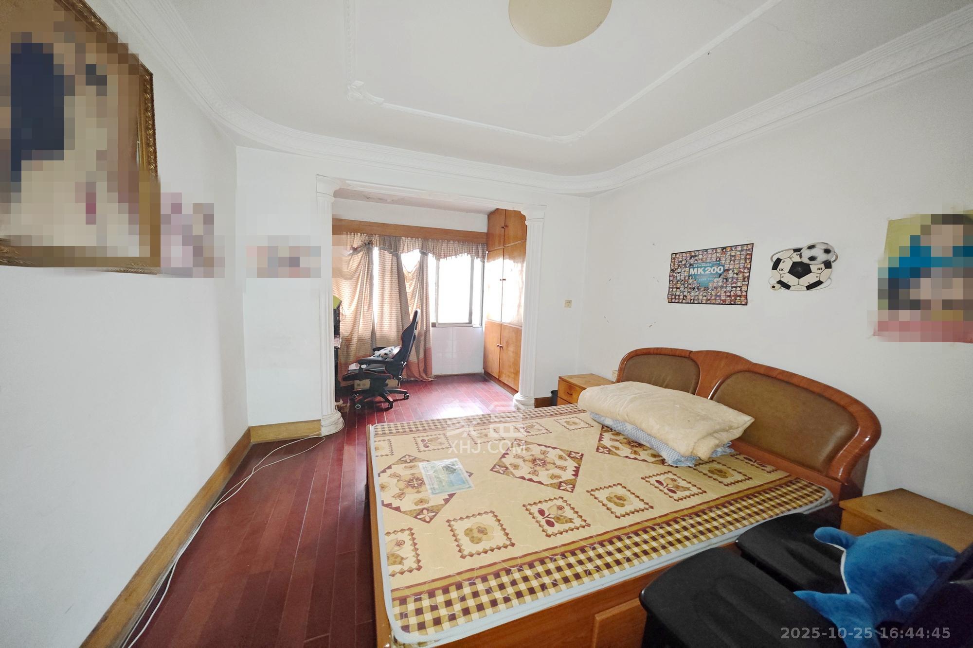 桂花路铁建宿舍  2室2厅1卫    39.0万卧室