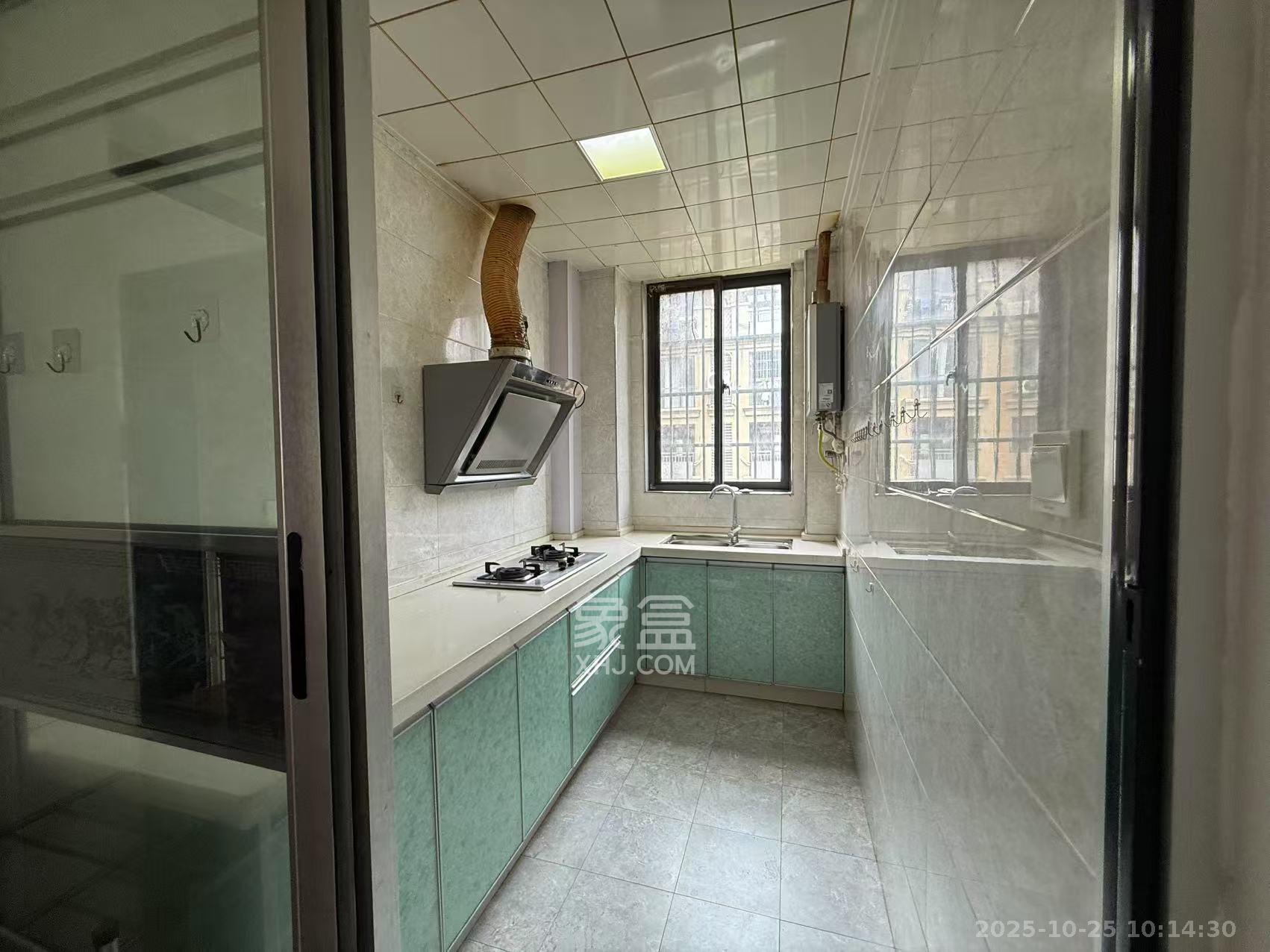 澳海月亮湾  3室2厅1卫    1700.0元/月室内图