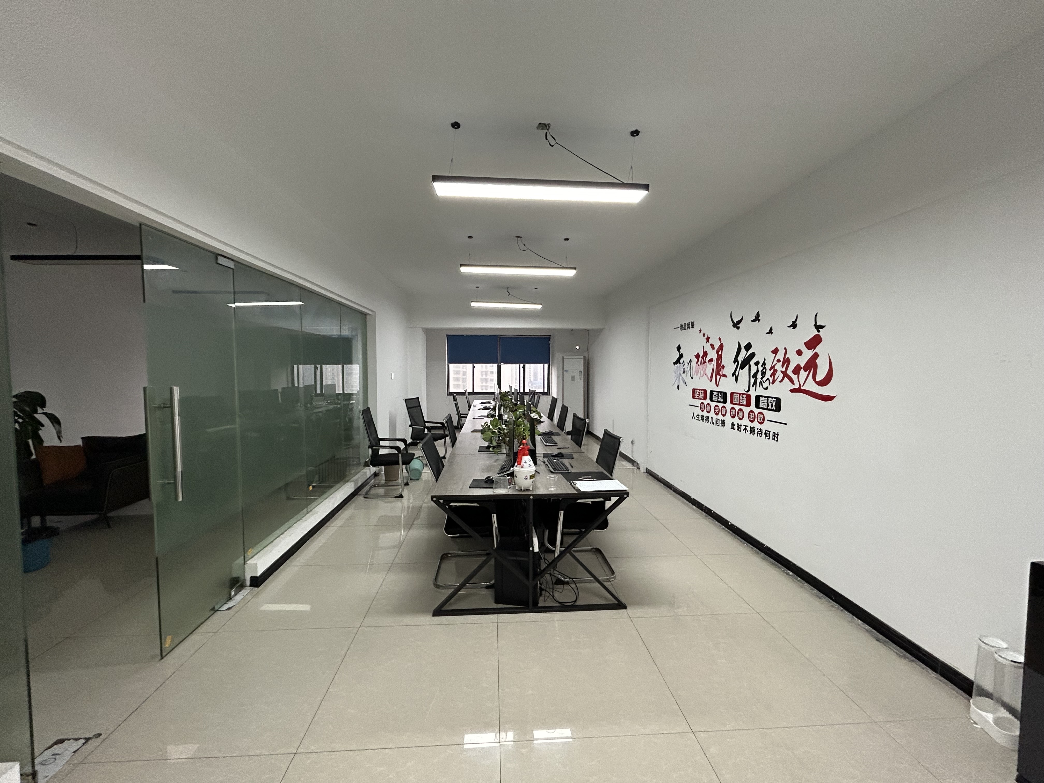 黄金大厦  1室1厅1卫    3000.0元/月 黄金大厦  1室1厅1卫    3000.0元/月室内图