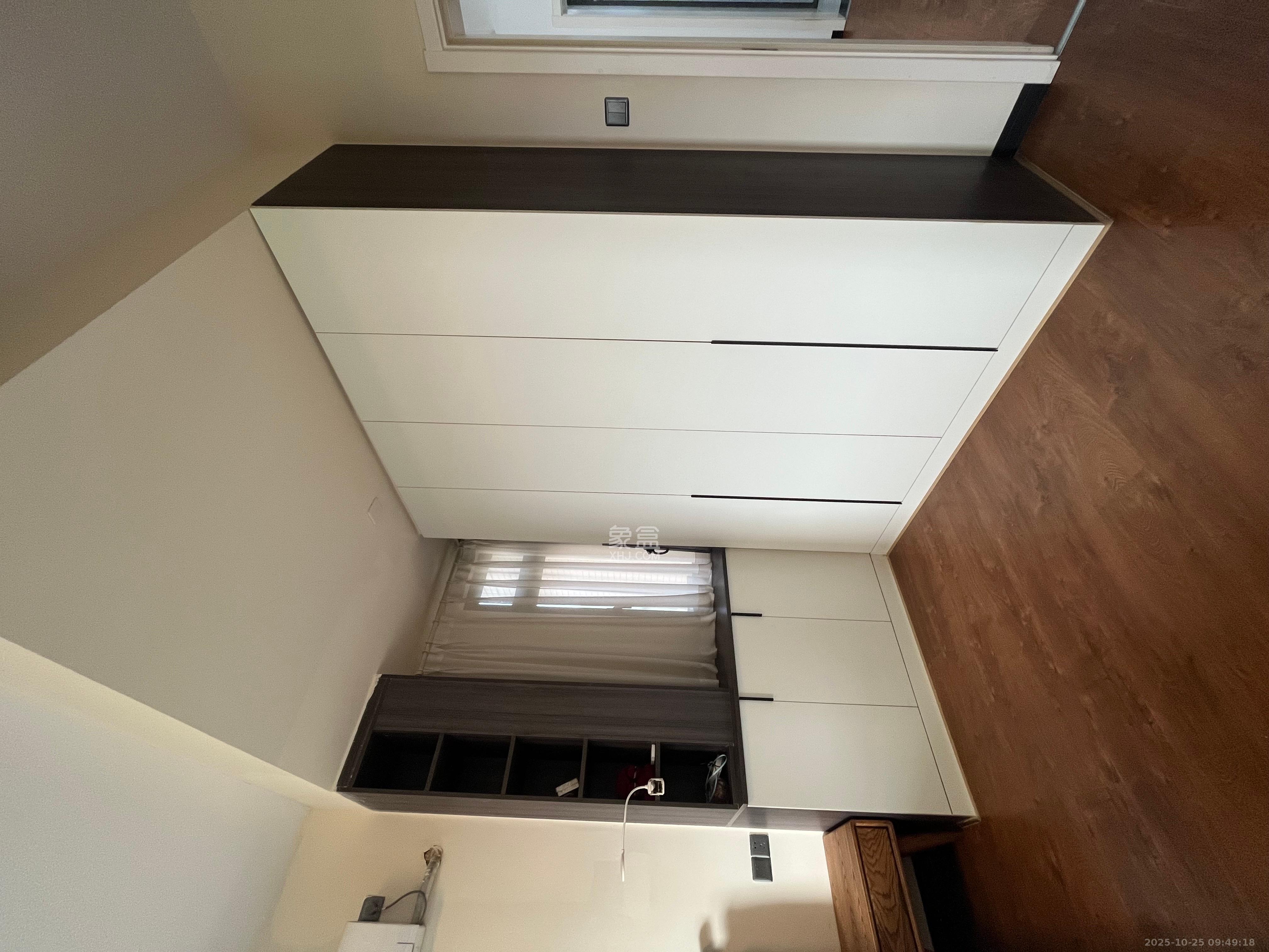 藏珑湖上国际花园  3室2厅1卫    3500.0元/月室内图