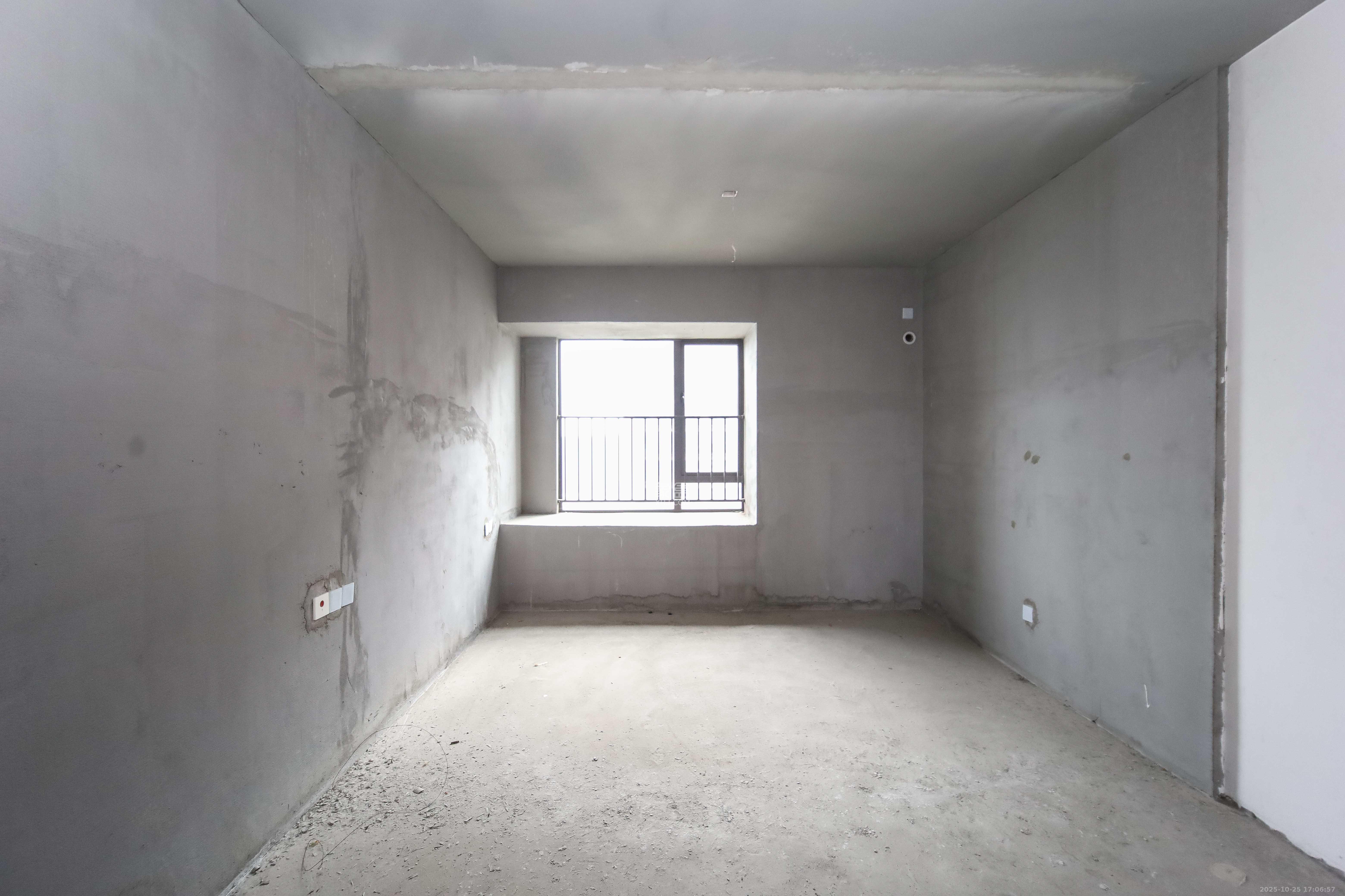 德奥悦东方  4室2厅2卫    158.0万卧室