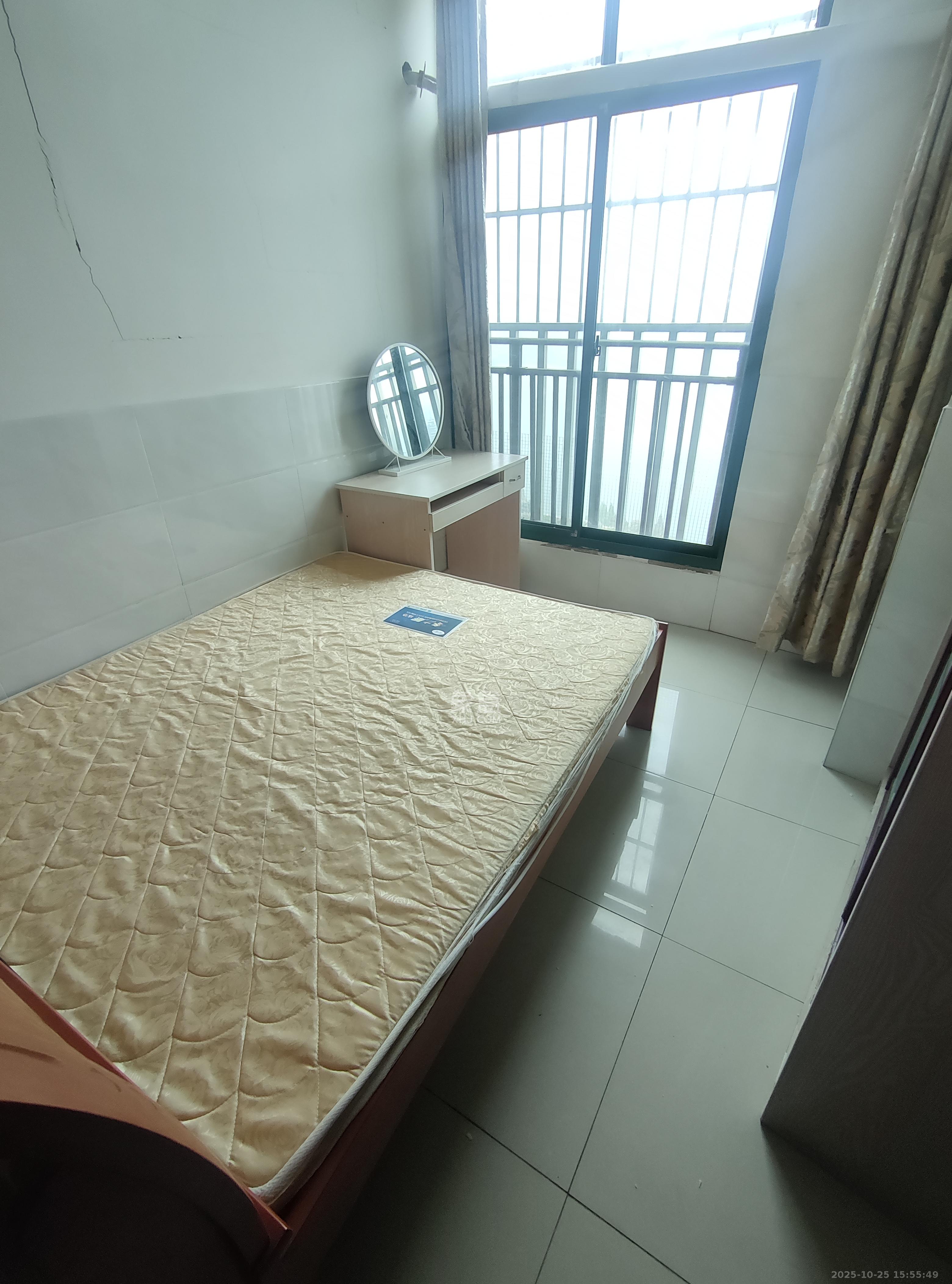 湖韵佳苑  2室1厅1卫    1600.0元/月 湖韵佳苑  2室1厅1卫    1600.0元/月室内图