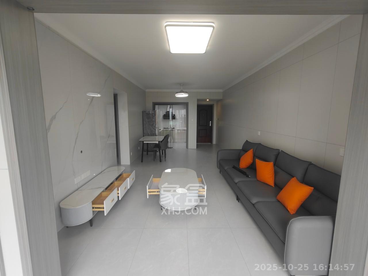 和景家园二期  2室2厅1卫    1800.0元/月 和景家园二期  2室2厅1卫    1800.0元/月