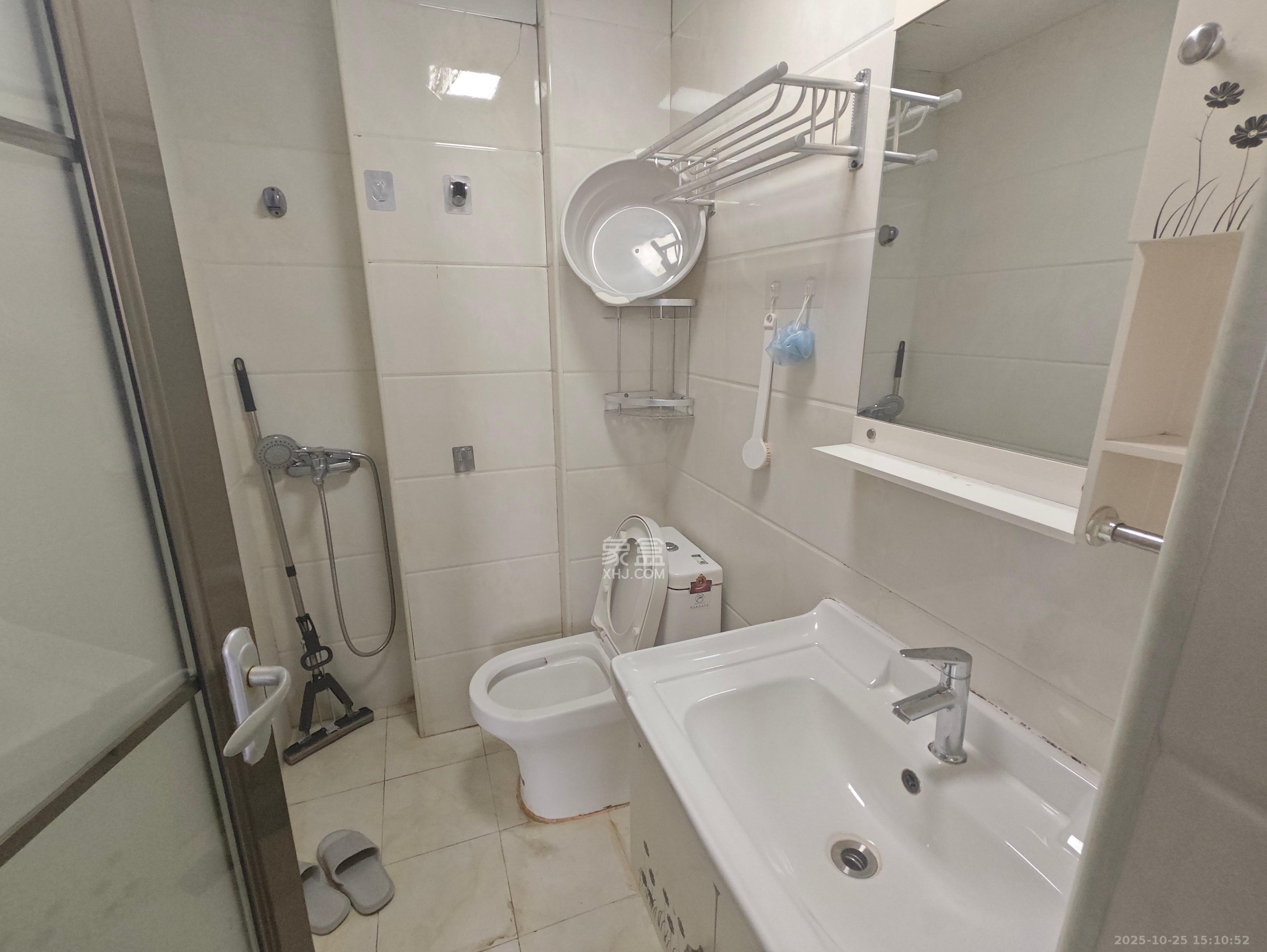 欧亚达国际广场  2室2厅1卫    1800.0元/月室内图