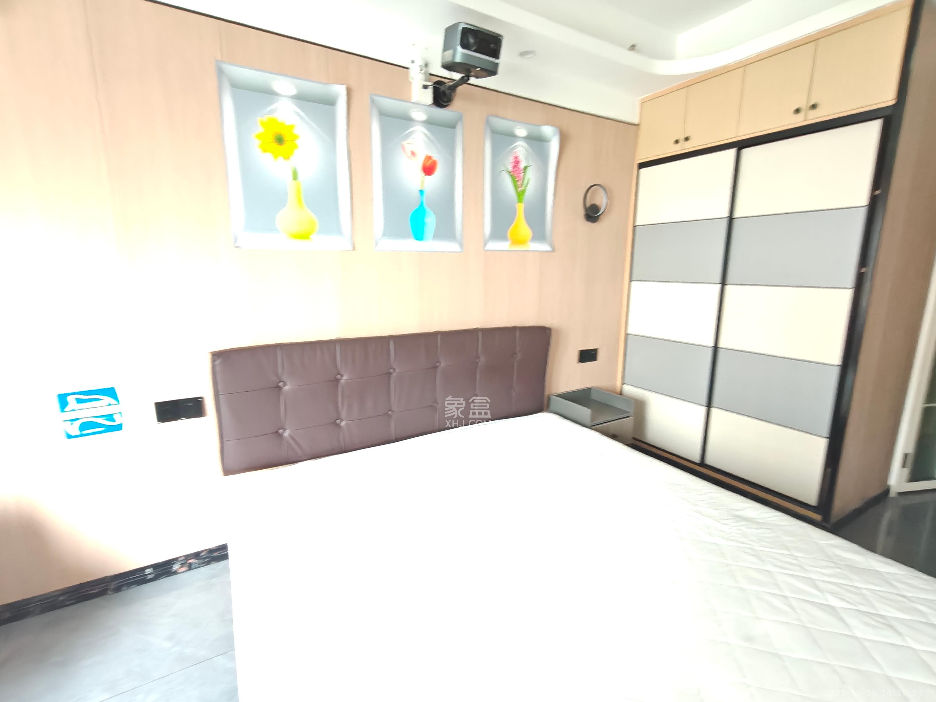 保利中环广场(保利中悦苑)  1室1厅1卫    1600.0元/月 保利中环广场(保利中悦苑)  1室1厅1卫    1600.0元/月室内图