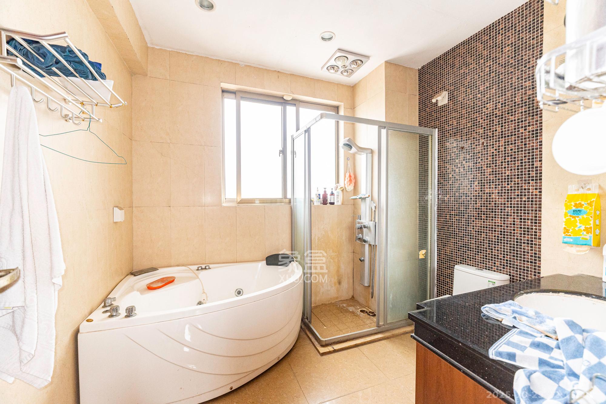 碧桂园威尼斯城  5室2厅4卫    520.0万 碧桂园威尼斯城  5室2厅4卫    520.0万卫生间