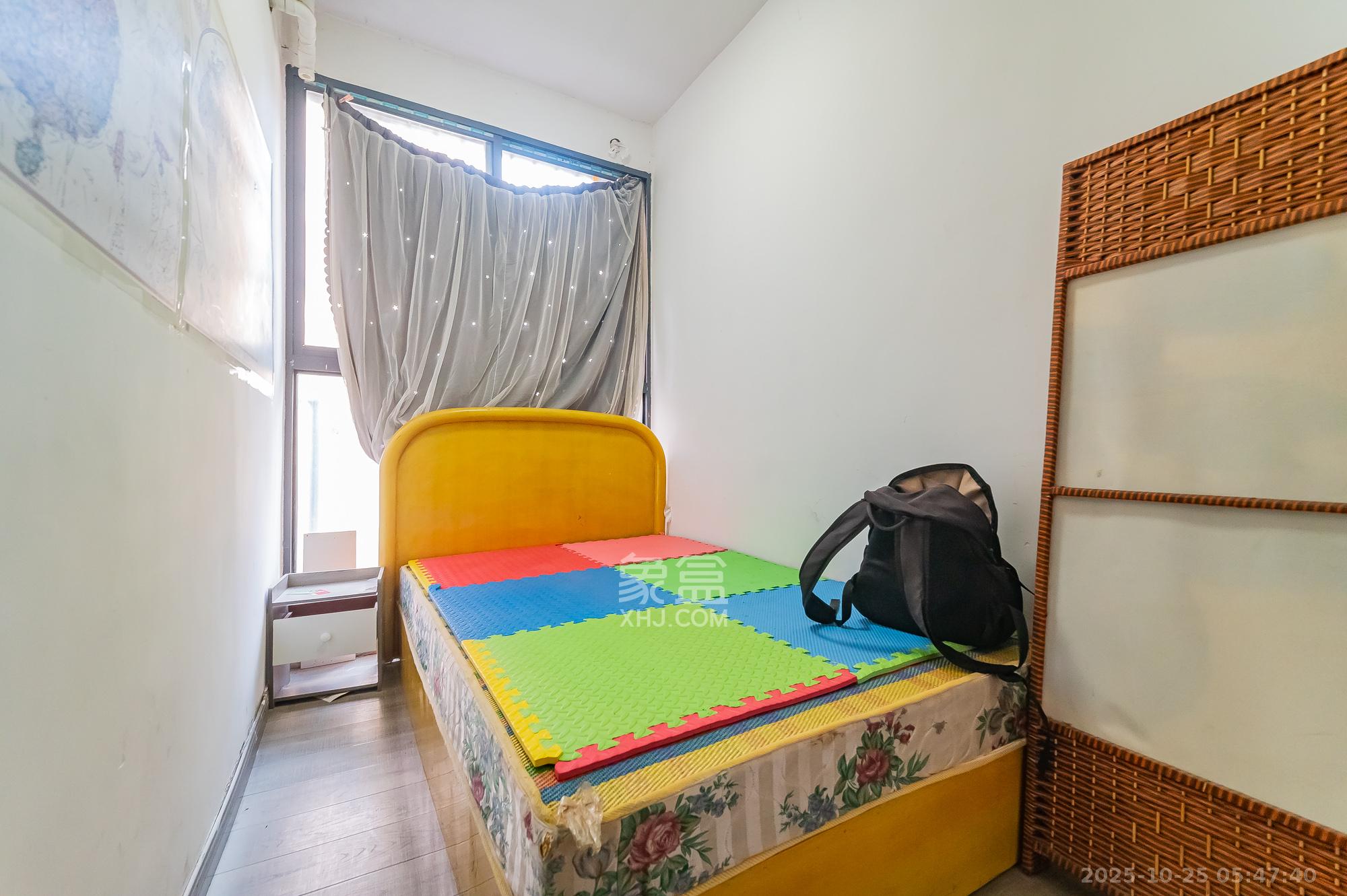 华润凤凰城二期  2室2厅1卫    50.0万卧室