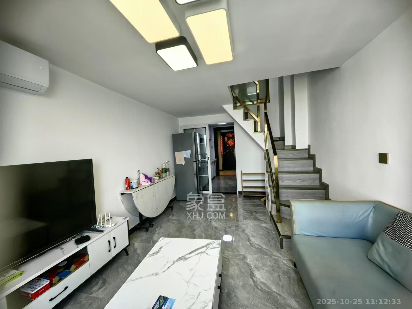 碧桂园翘楚棠  1室1厅1卫    1600.0元/月 碧桂园翘楚棠  1室1厅1卫    1600.0元/月