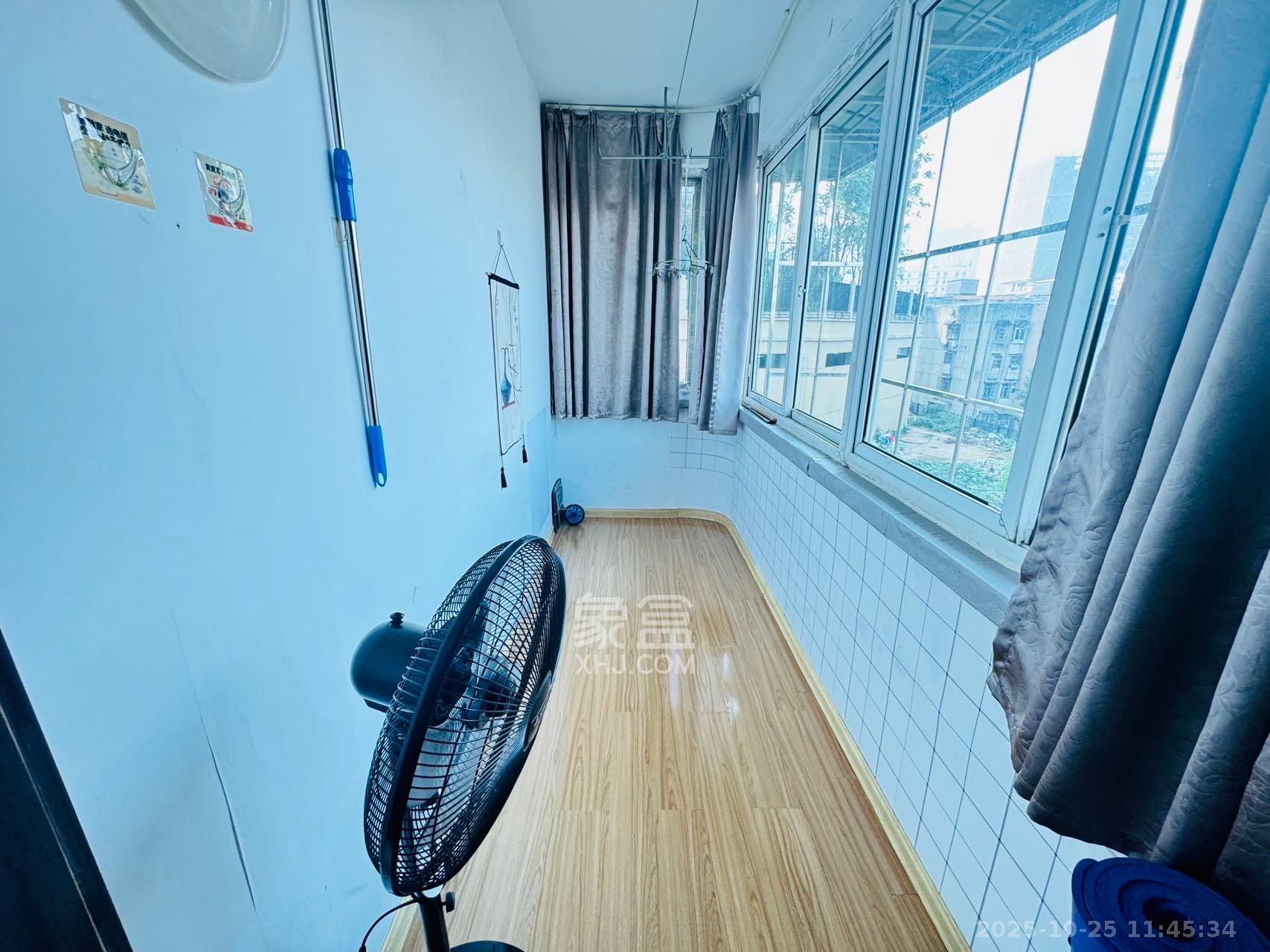 长坡社区 1室1厅1卫 1300.0元/月 长坡社区 1室1厅1卫 1300.0元/月室内图