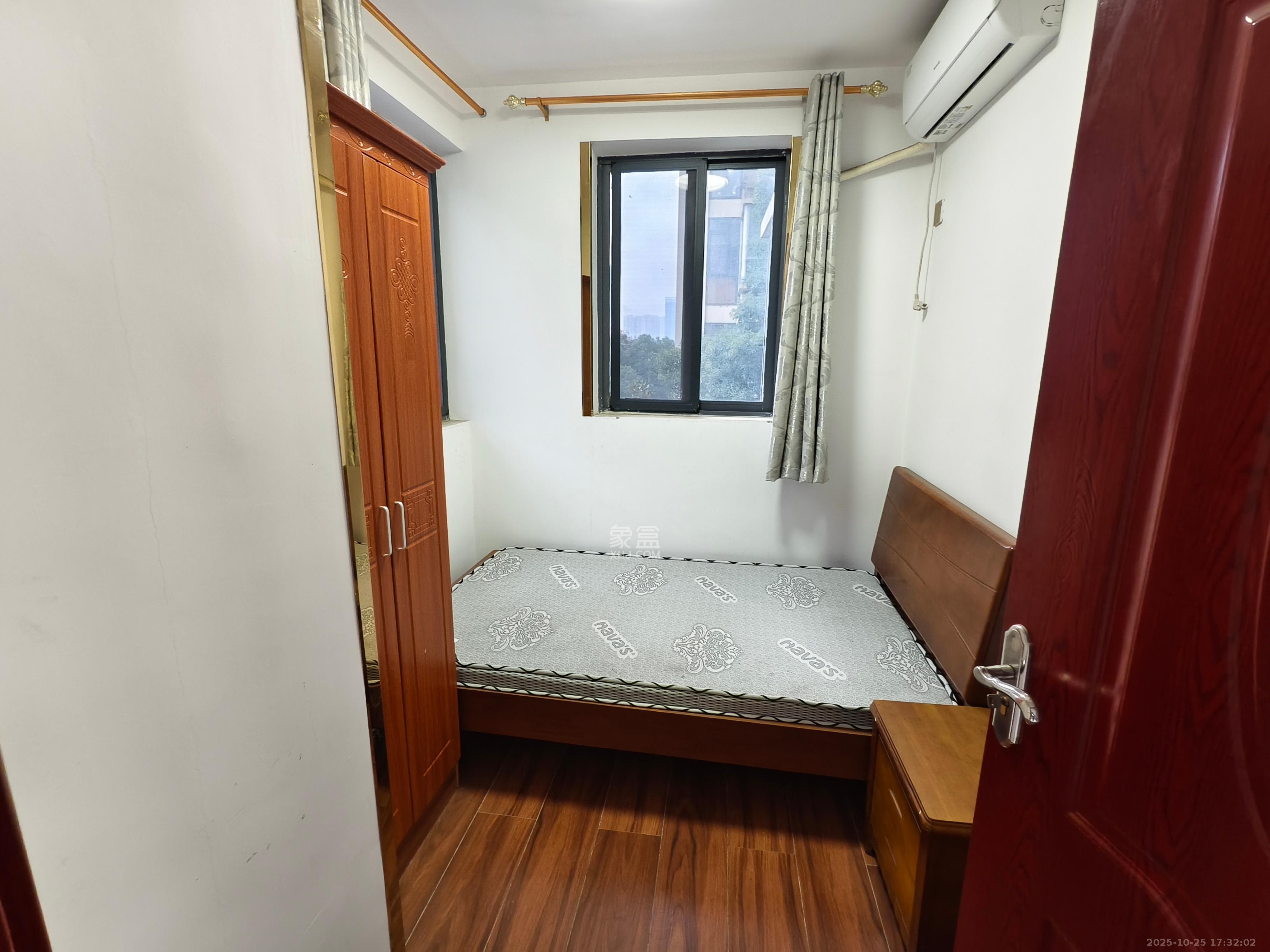 荣升家园(湘江熙岸)  3室2厅1卫    2300.0元/月 荣升家园(湘江熙岸)  3室2厅1卫    2300.0元/月室内图