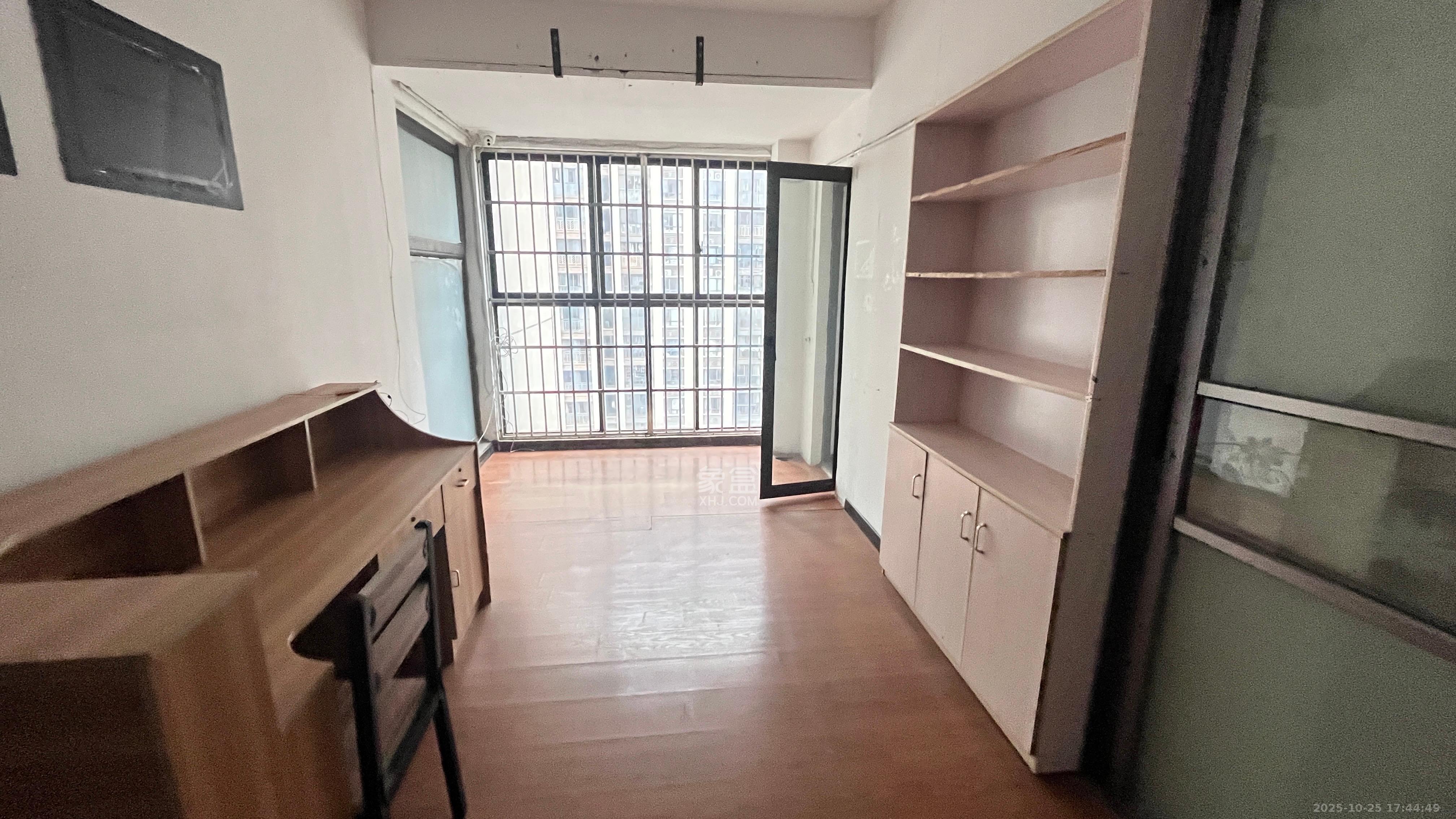 旭辉藏郡（藏郡、旭湘华府)  1室2厅1卫    3500.0元/月