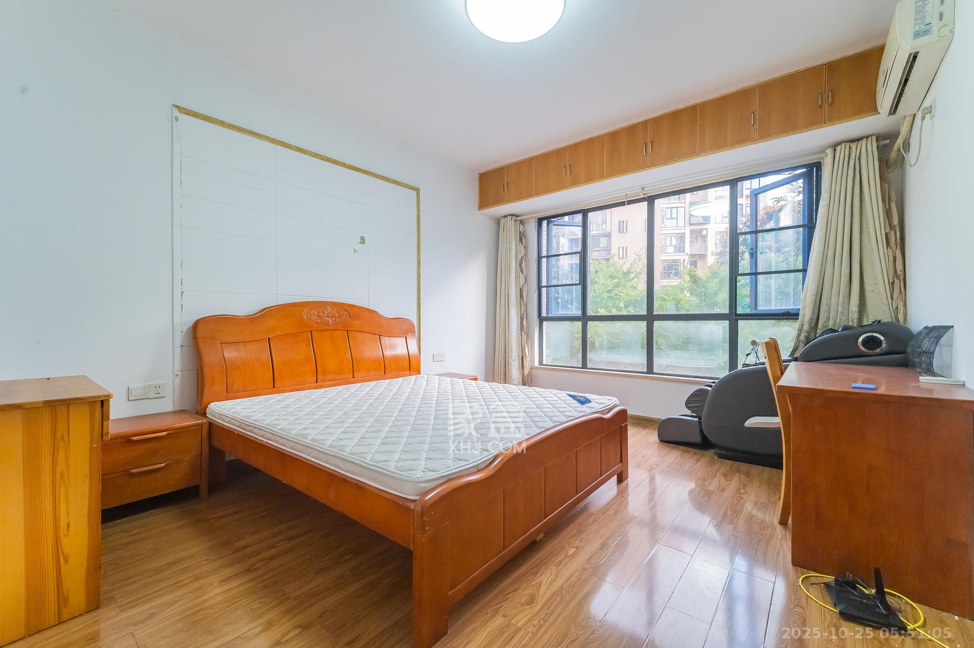 深业睿城 4室2厅2卫 132.0万 深业睿城 4室2厅2卫 132.0万卧室