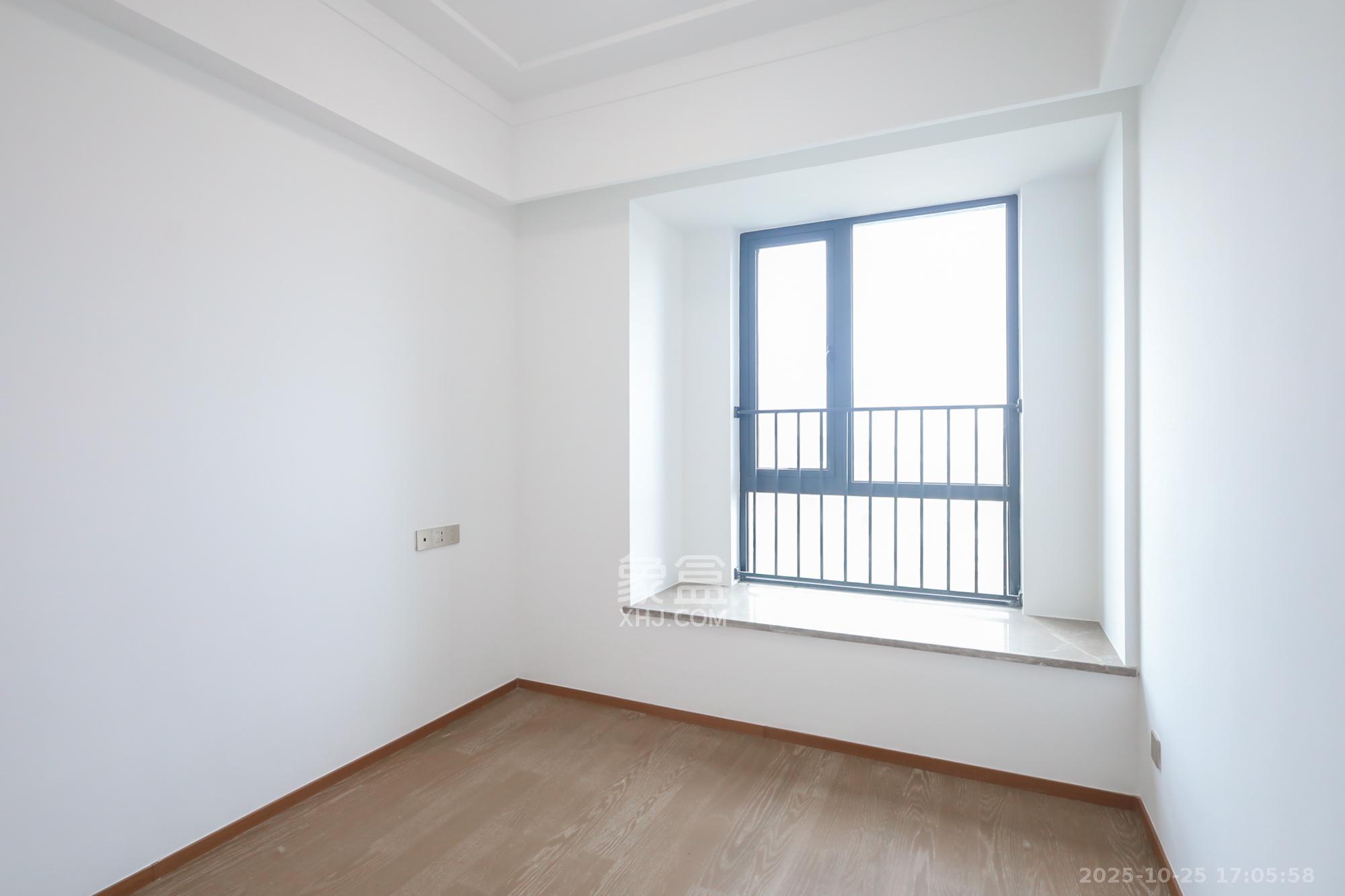 江山印  4室4厅3卫    558.0万 江山印  4室4厅3卫    558.0万卧室