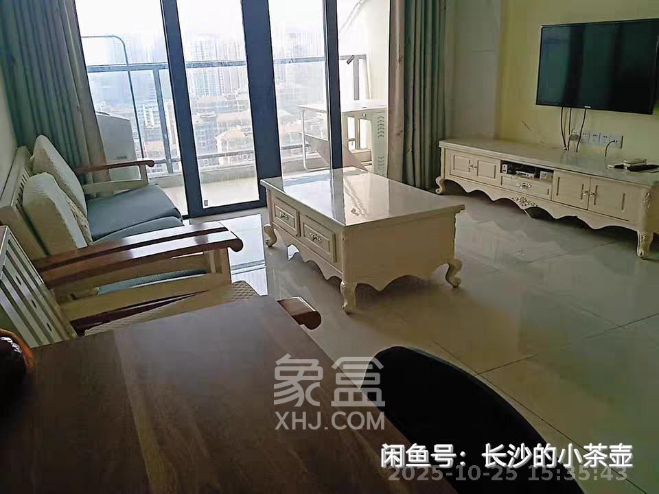 蓝山郡  3室2厅1卫    1900.0元/月 蓝山郡  3室2厅1卫    1900.0元/月