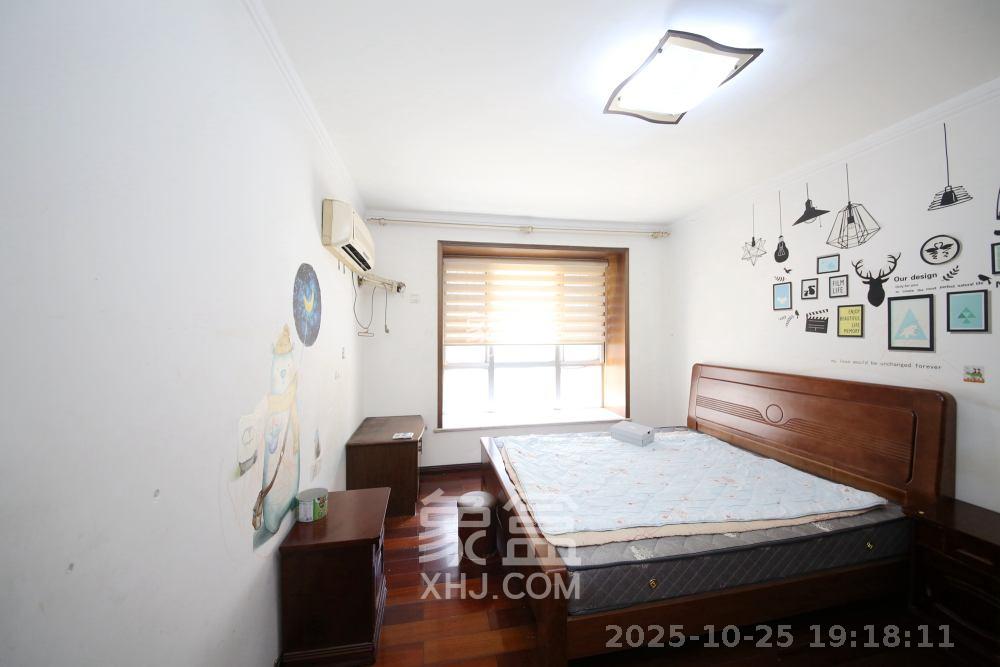 泰时三湘金地  3室2厅2卫    1600.0元/月 泰时三湘金地  3室2厅2卫    1600.0元/月室内图