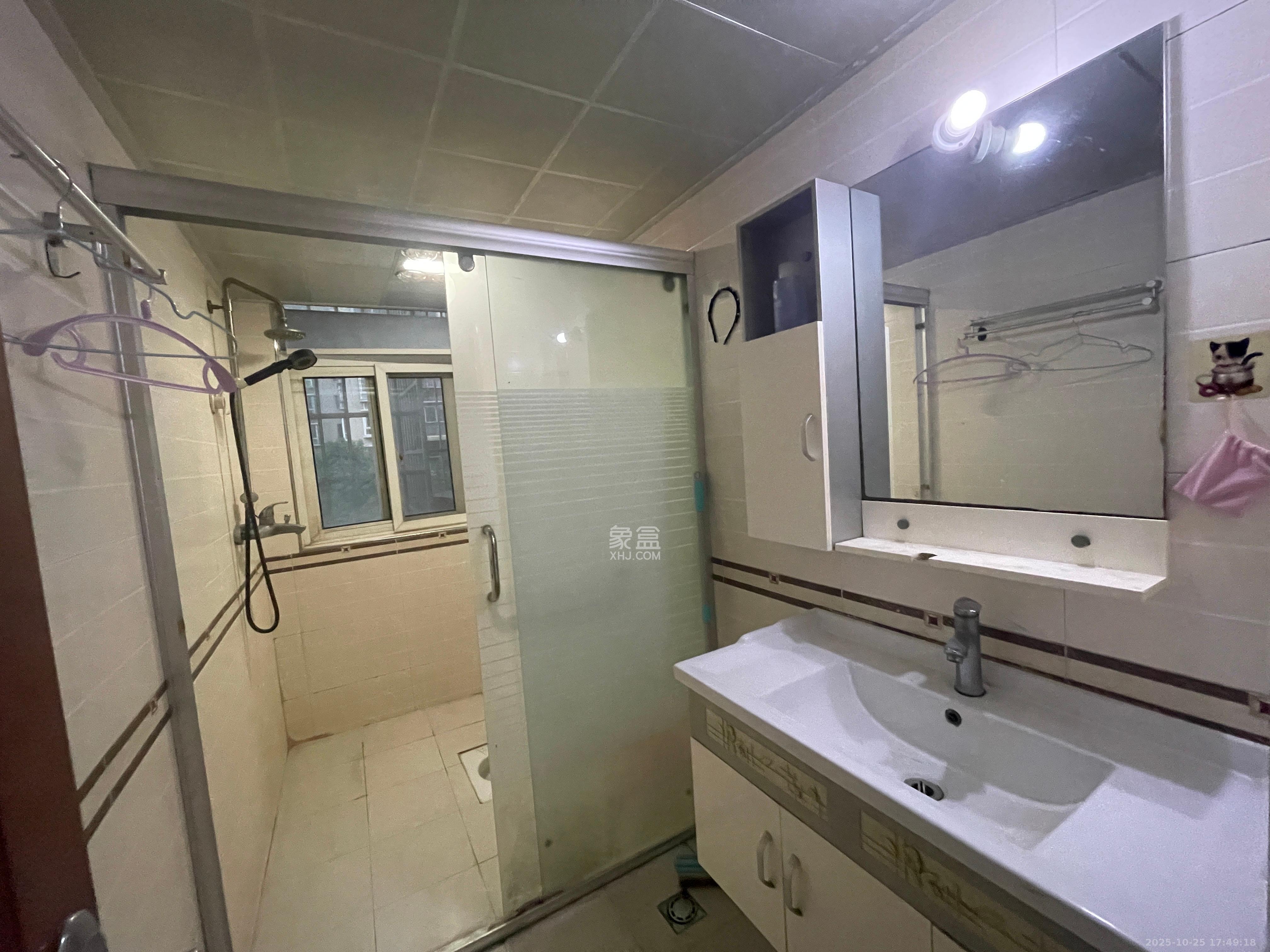 金碧文华  3室2厅2卫    2300.0元/月 金碧文华  3室2厅2卫    2300.0元/月室内图