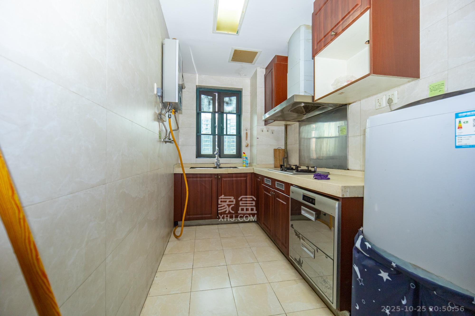 恒大雅苑 1室2厅1卫 110.0万 恒大雅苑 1室2厅1卫 110.0万厨房