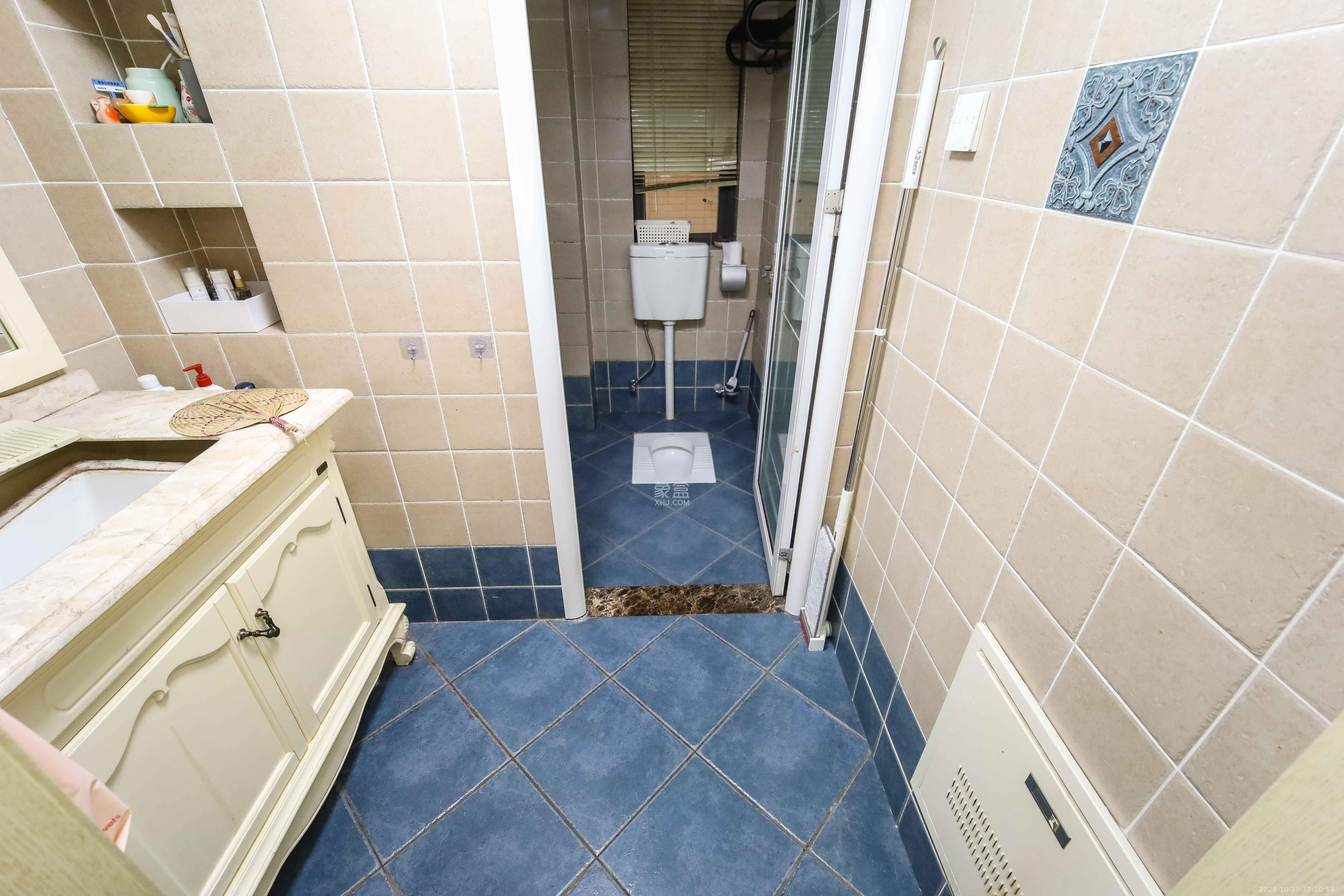 江河双水湾  3室2厅1卫    89.8万 江河双水湾  3室2厅1卫    89.8万卫生间