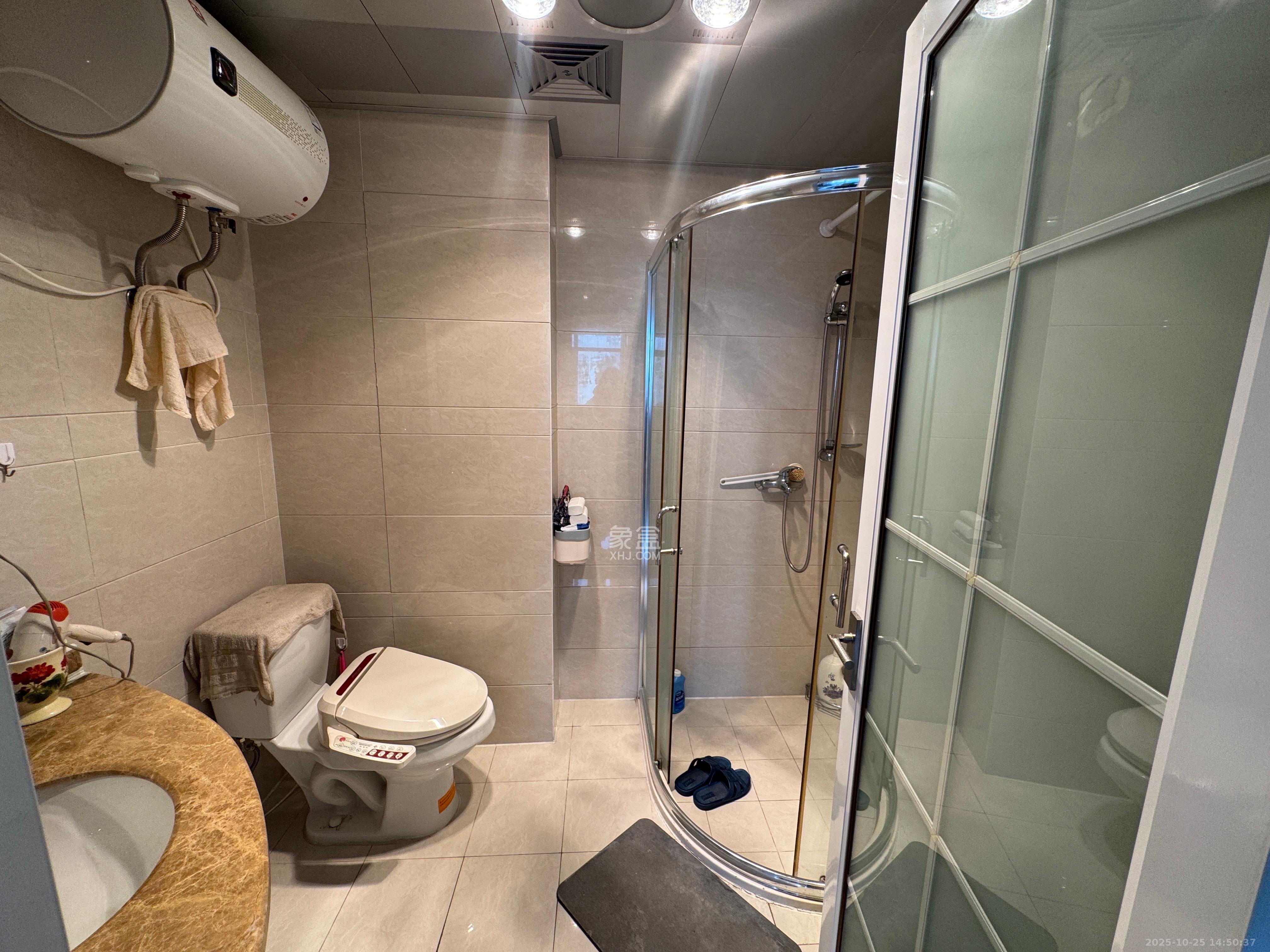 西子一间  1室2厅1卫    2300.0元/月室内图