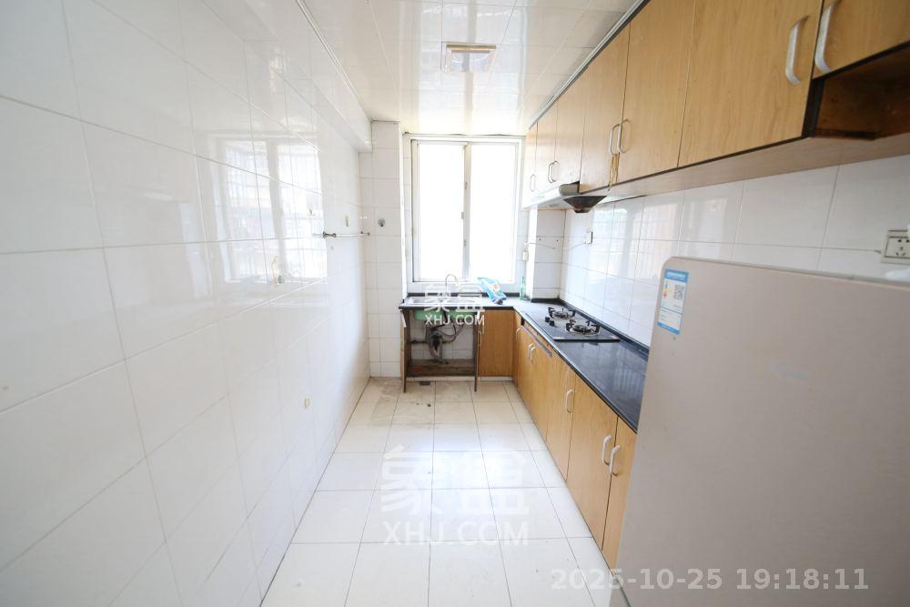 泰时三湘金地  3室2厅2卫    1600.0元/月 泰时三湘金地  3室2厅2卫    1600.0元/月室内图